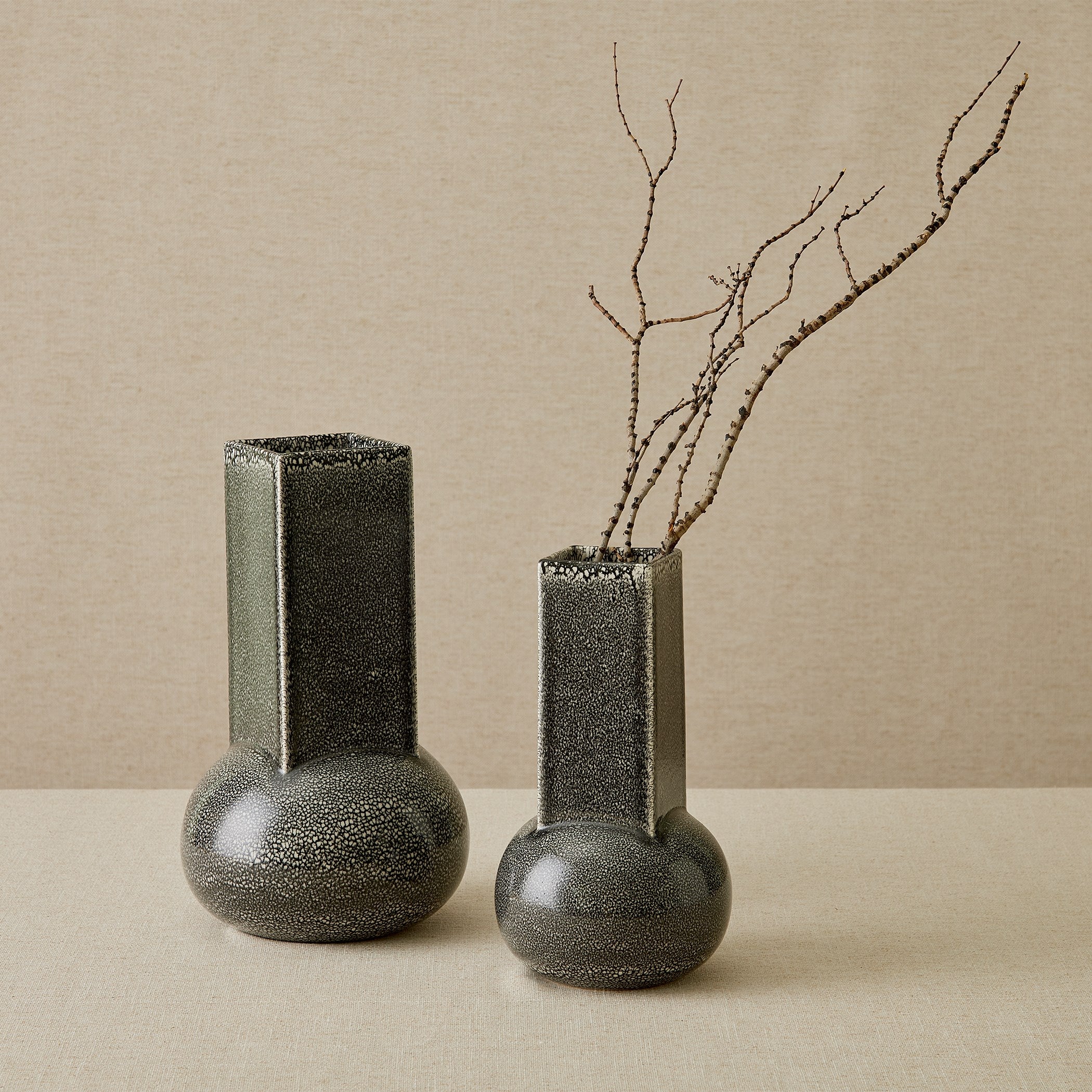 Global Views Crocus Vase Reactive