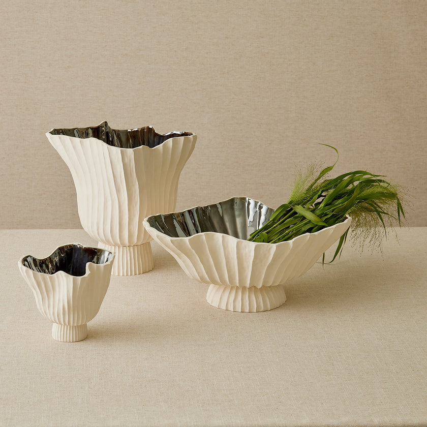 Global Views Folha Footed Vase
