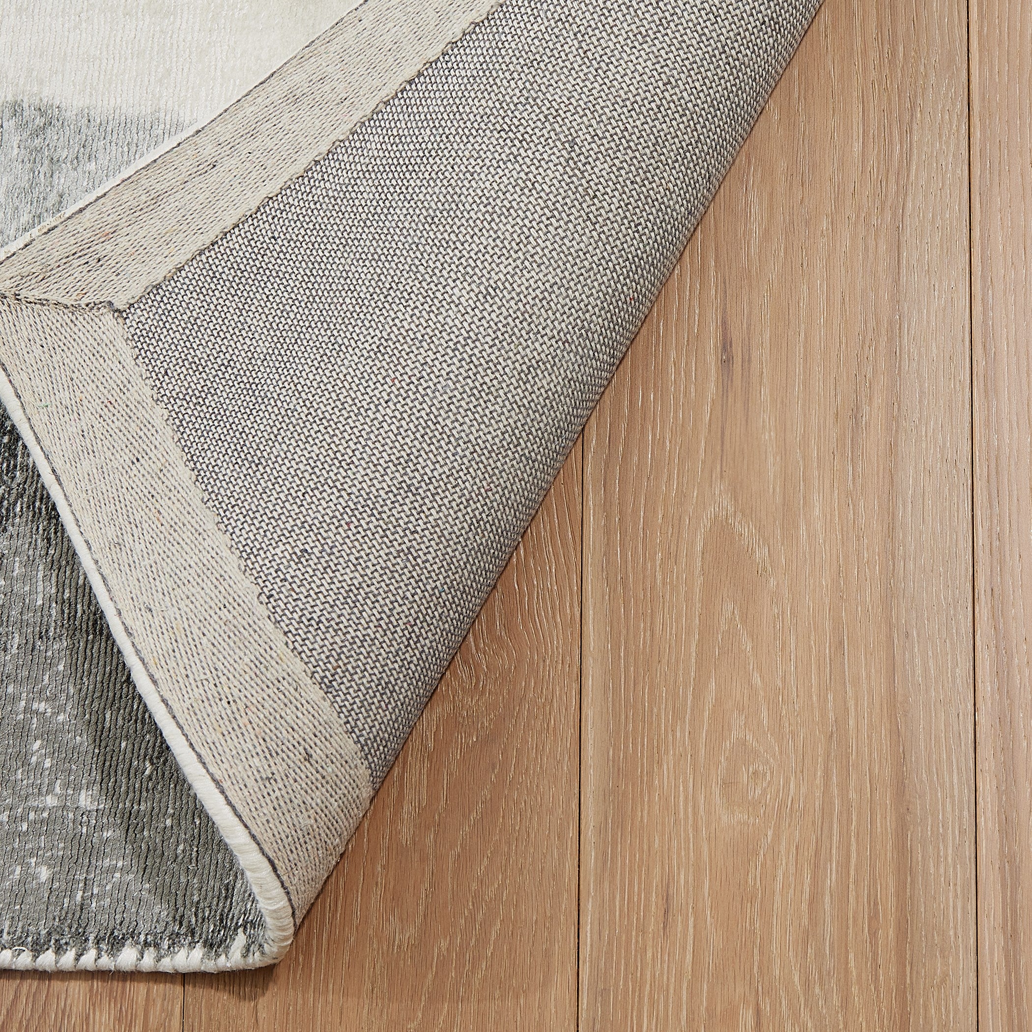 Global Views Refraction Rug