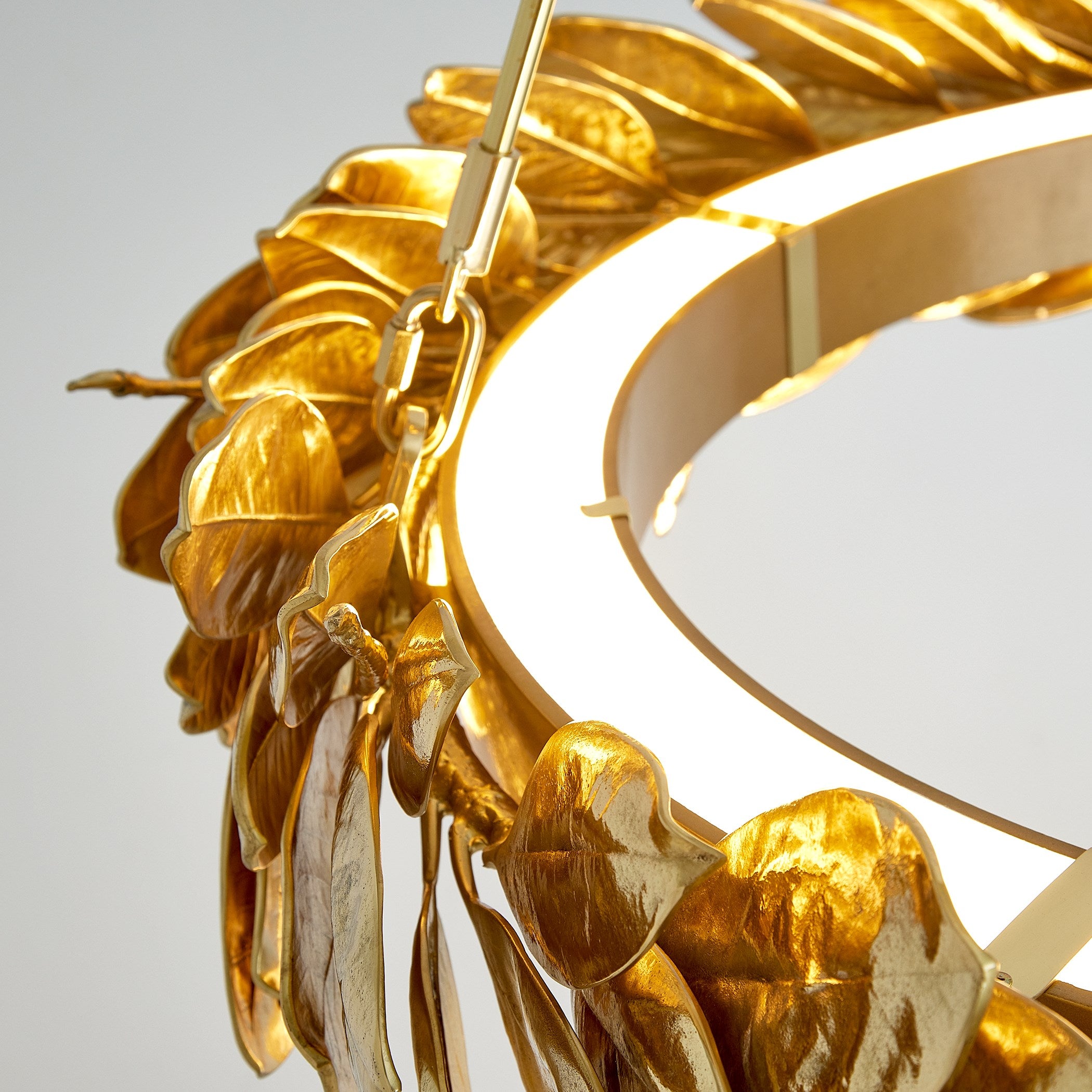 Global Views Laurel Chandelier-Brass