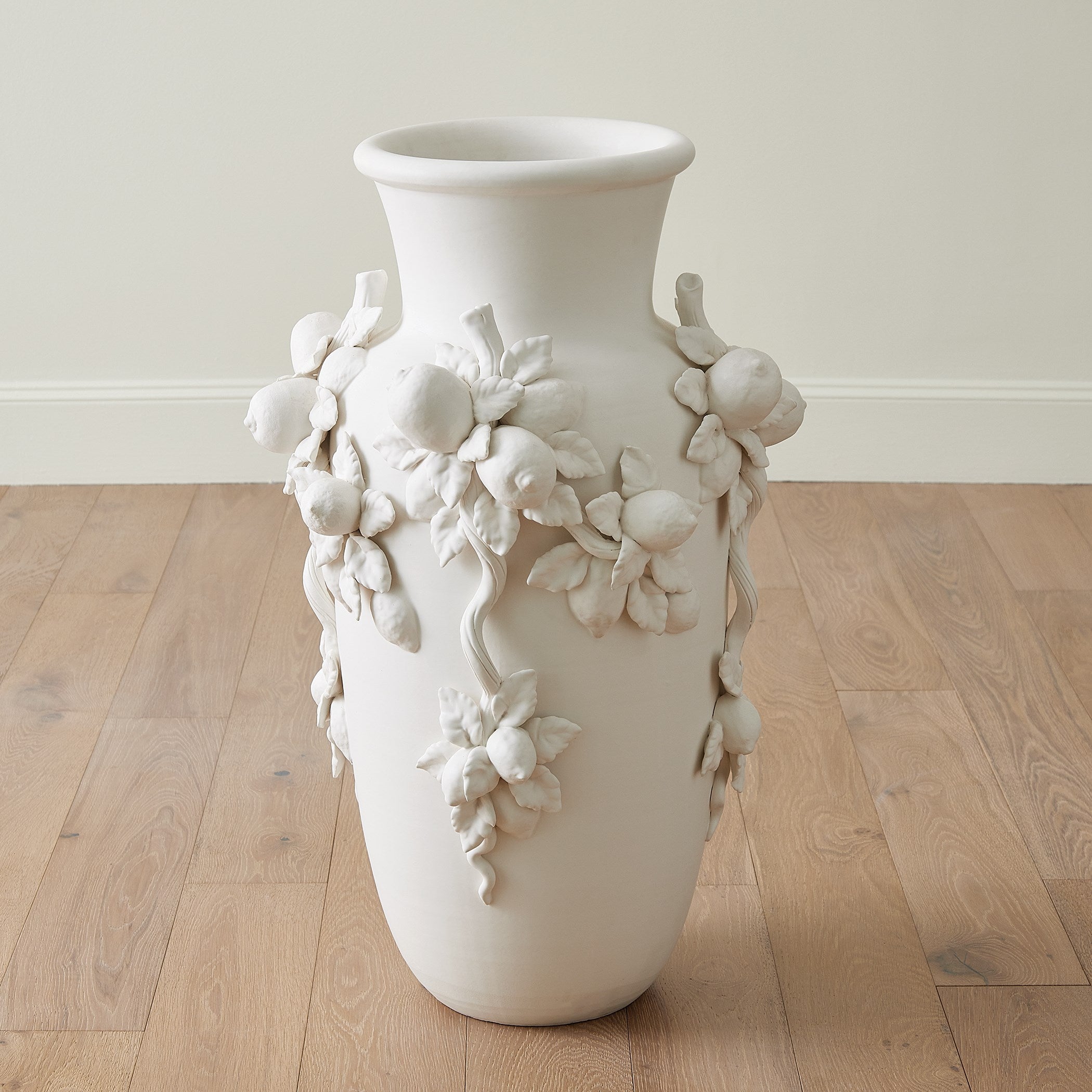Global Views Villa Limone Urn Matte White