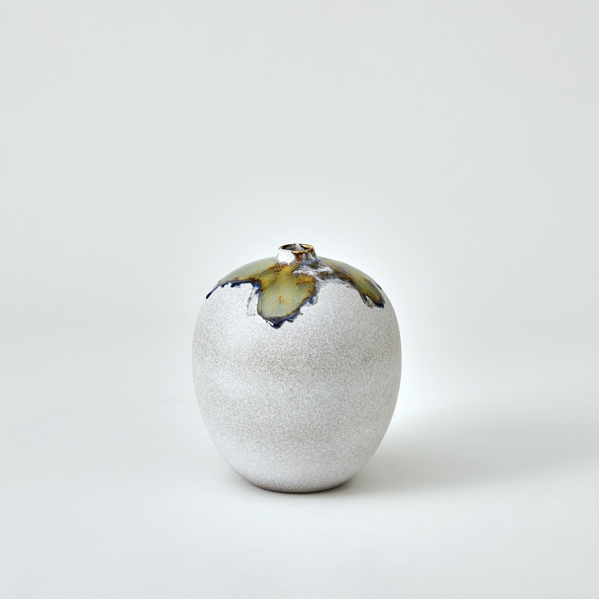 Global Views Volcan Grey/Reactive Green Vases