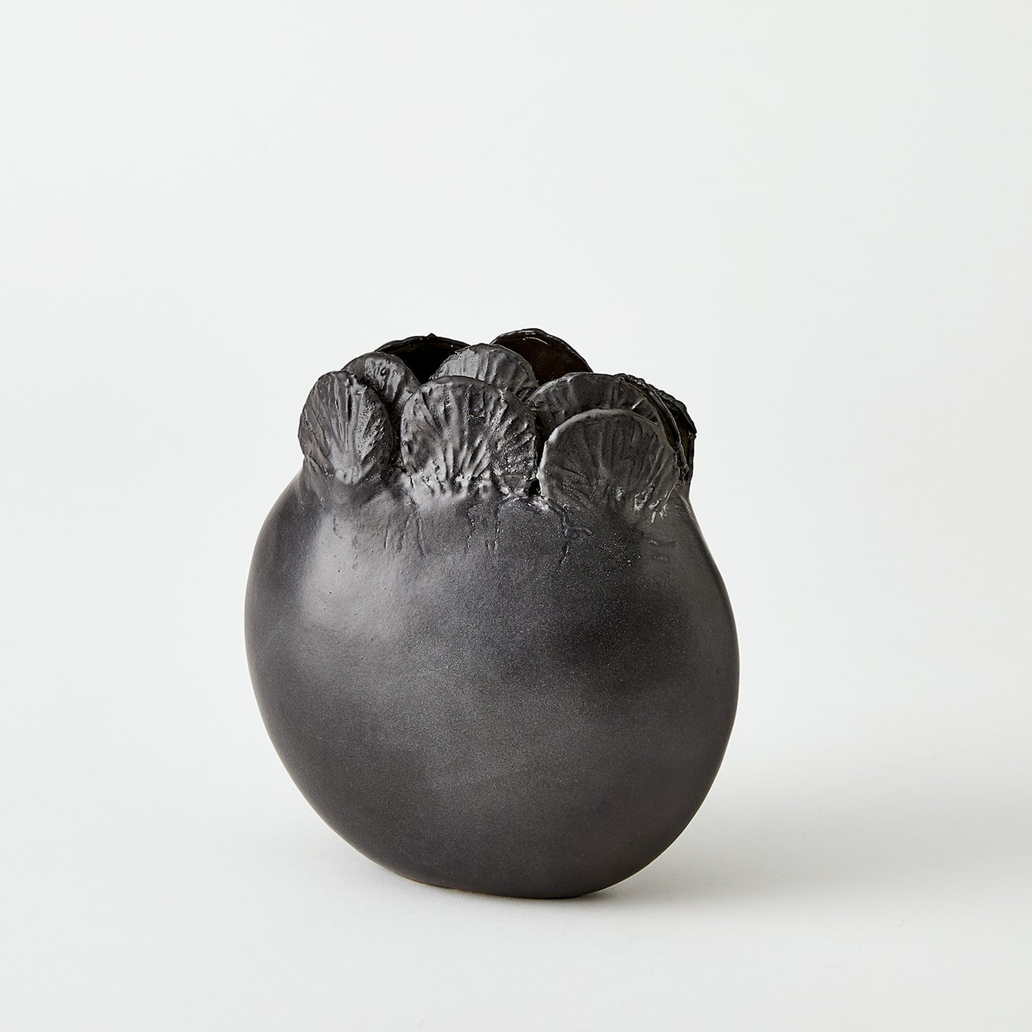 Global Views Sand Dollar Vase Black
