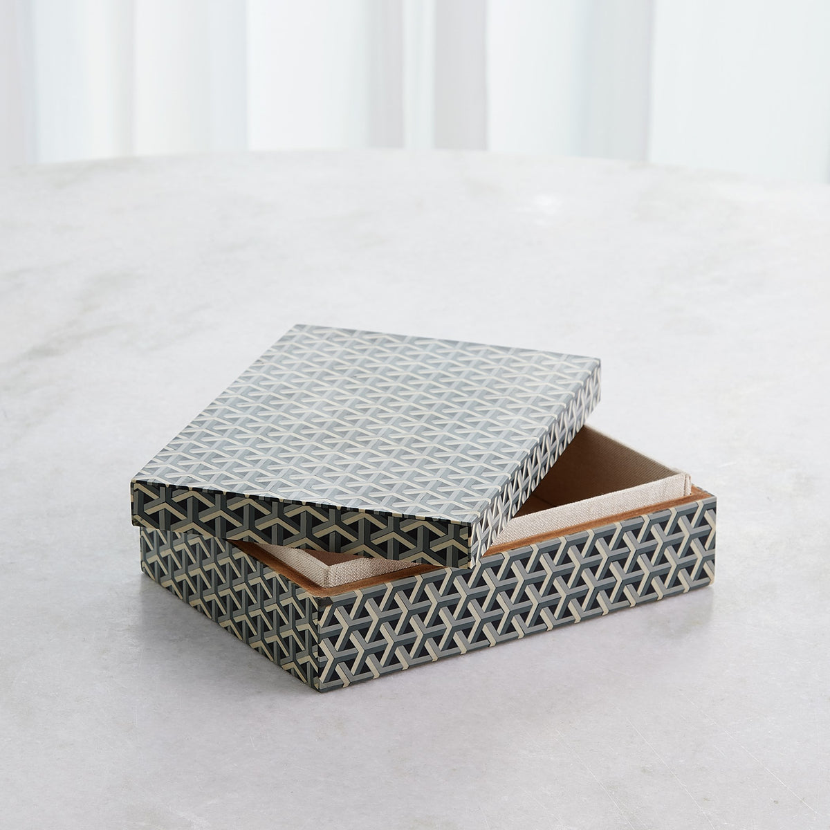 Global Views Interwoven Box