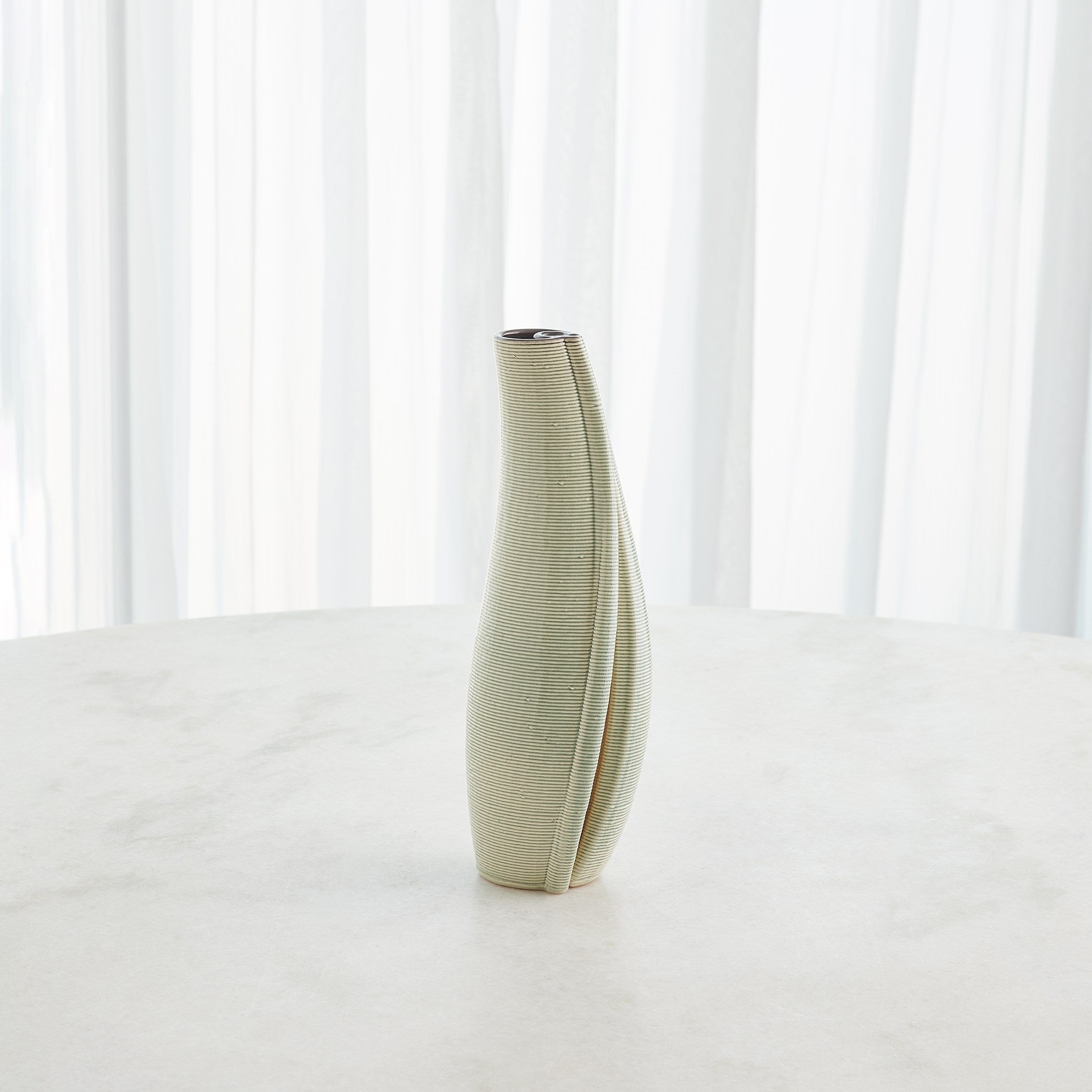 Global Views Rift Vase