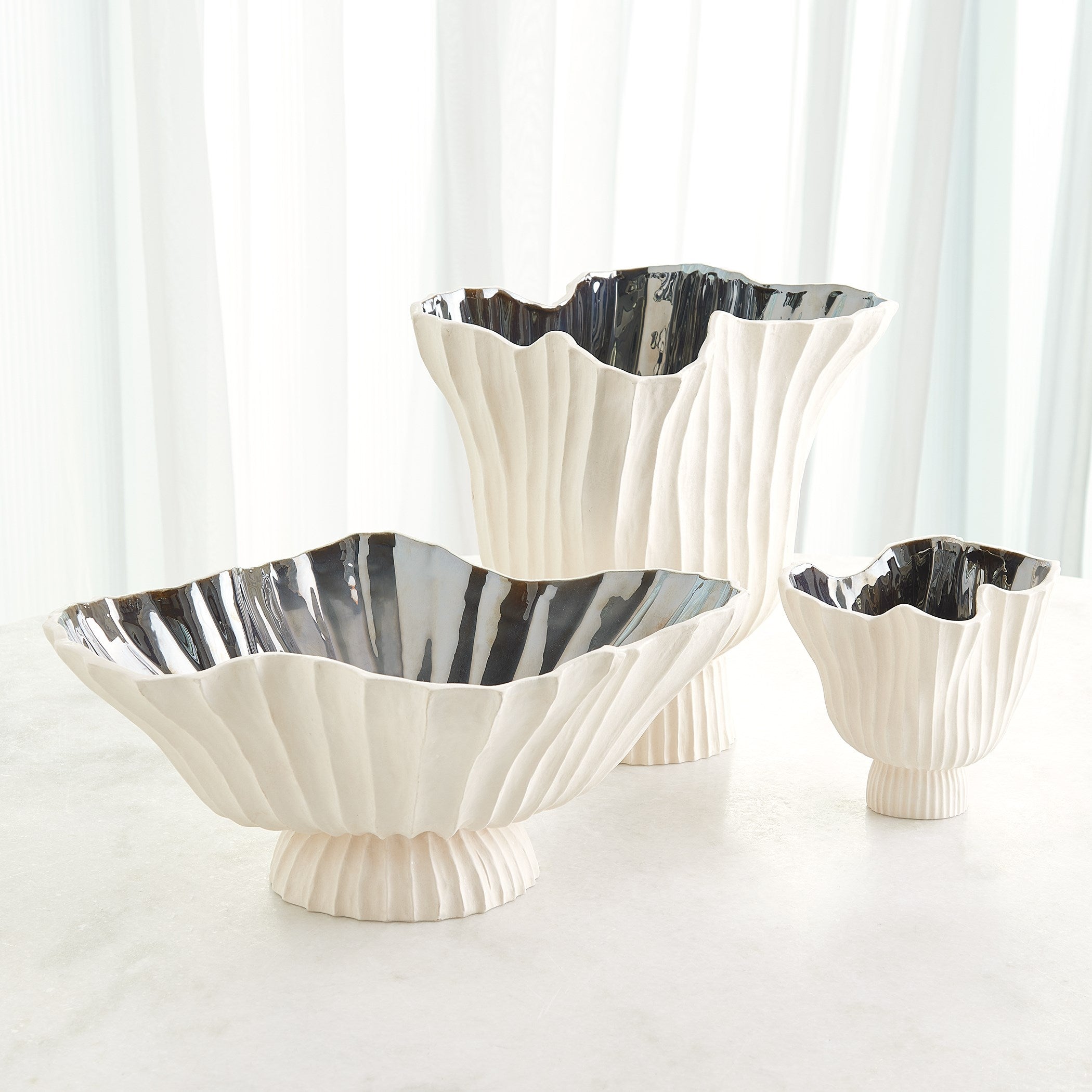 Global Views Folha Footed Vase