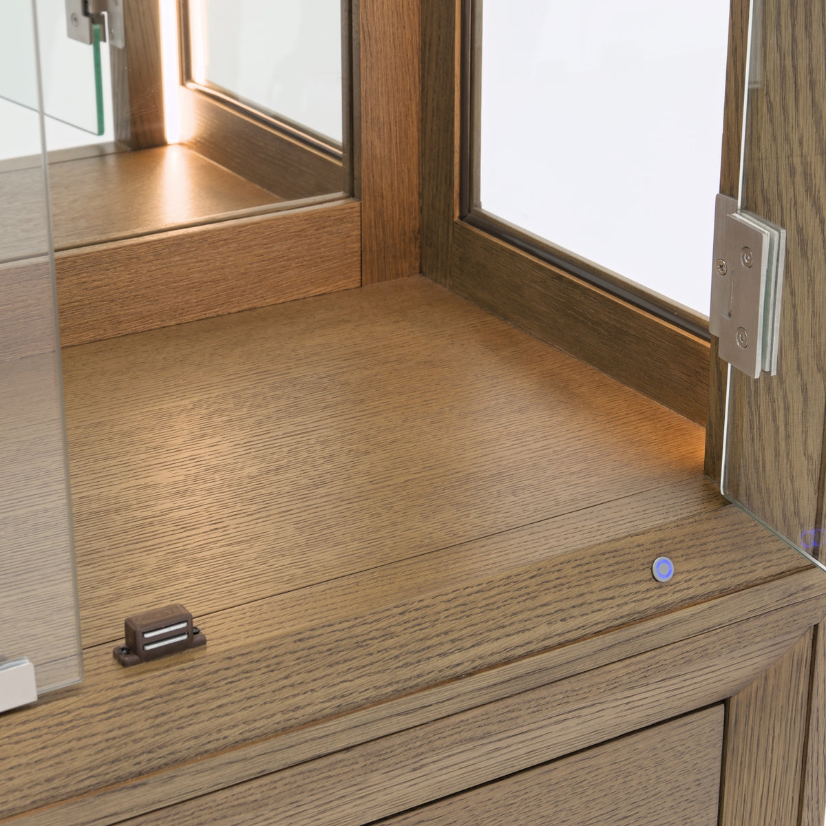 Michael Amini Portrait Display Cabinet - Sienna Brown