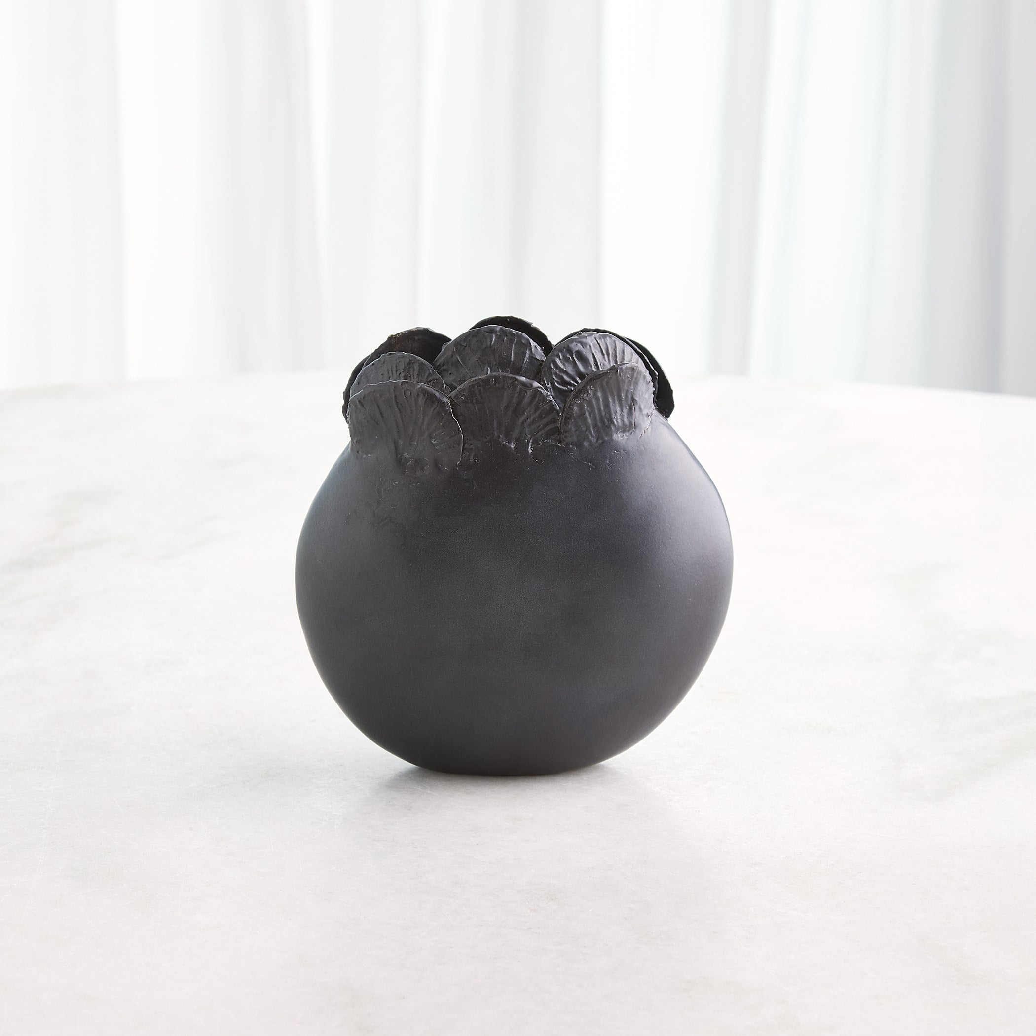 Global Views Sand Dollar Vase Black