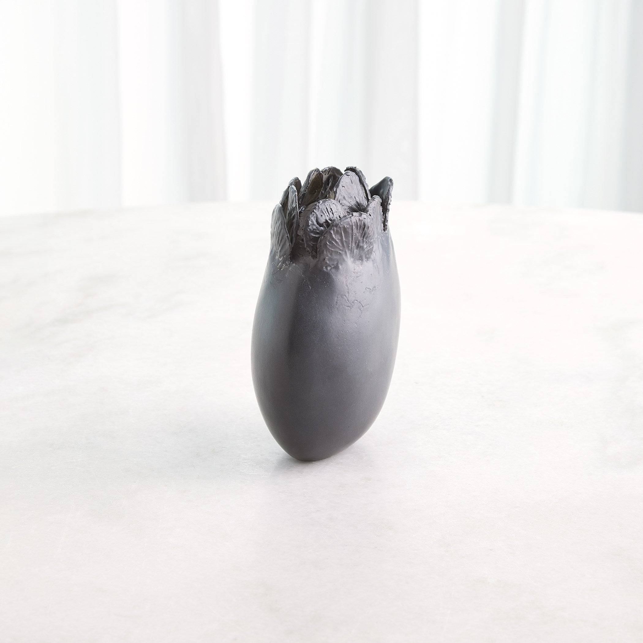 Global Views Sand Dollar Vase Black
