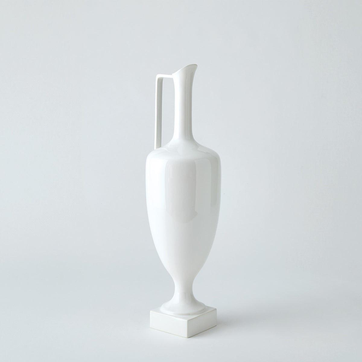 Global Views Quiet Curve Urn