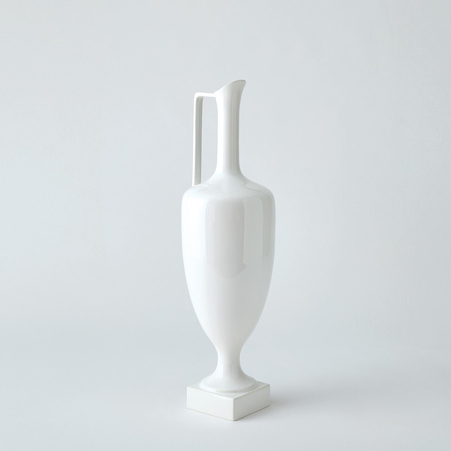 Global Views Quiet Curve Urn