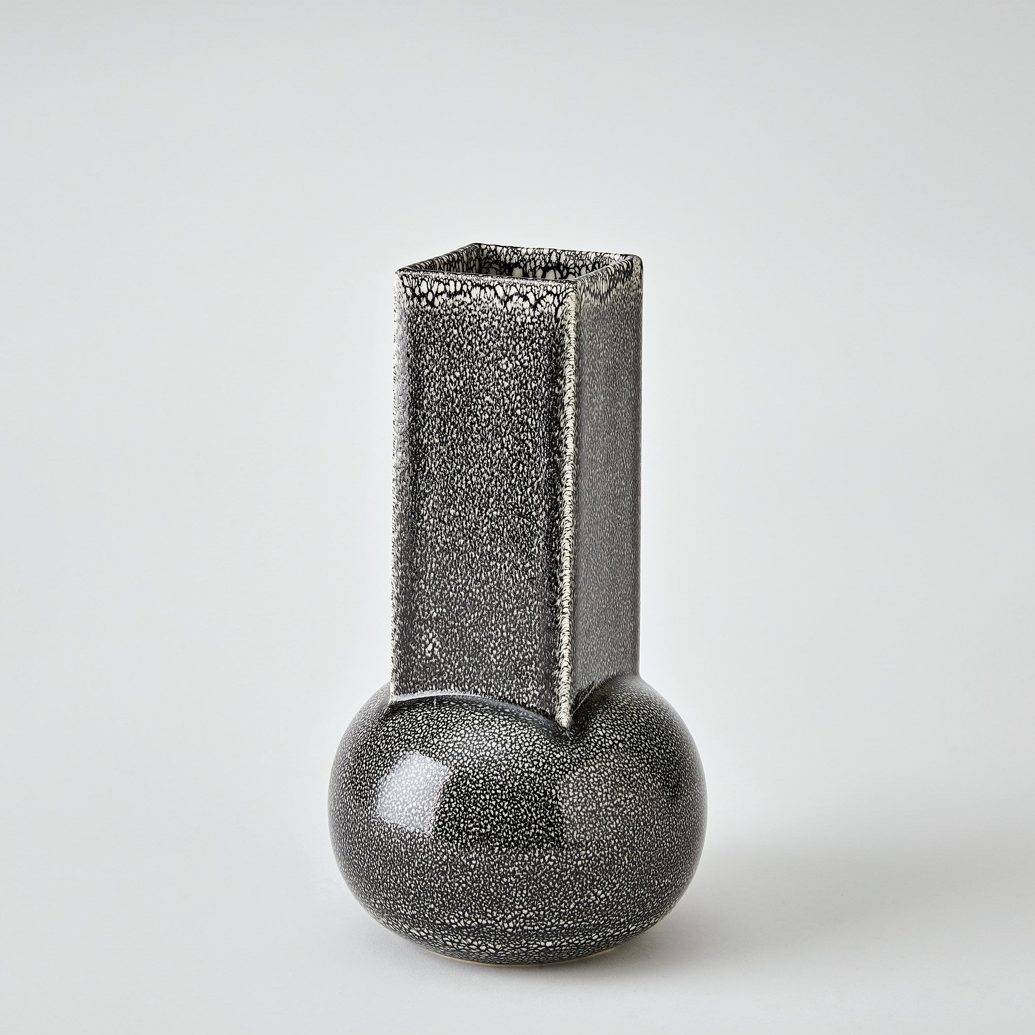 Global Views Crocus Vase Reactive