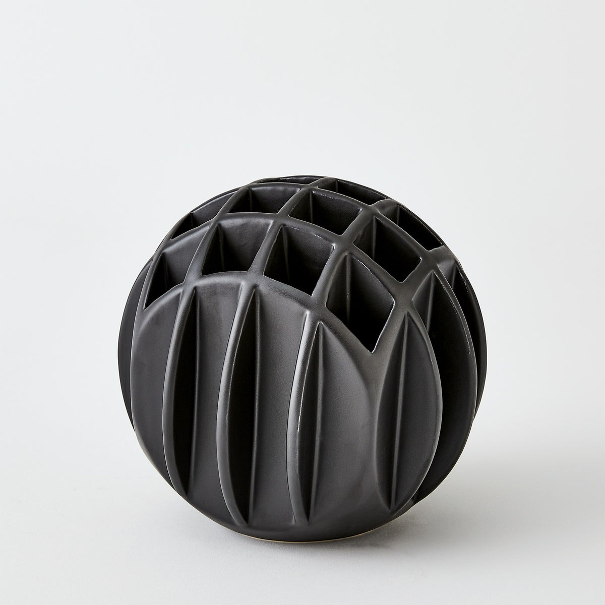 Global Views Bud Ball Vase Matte Black