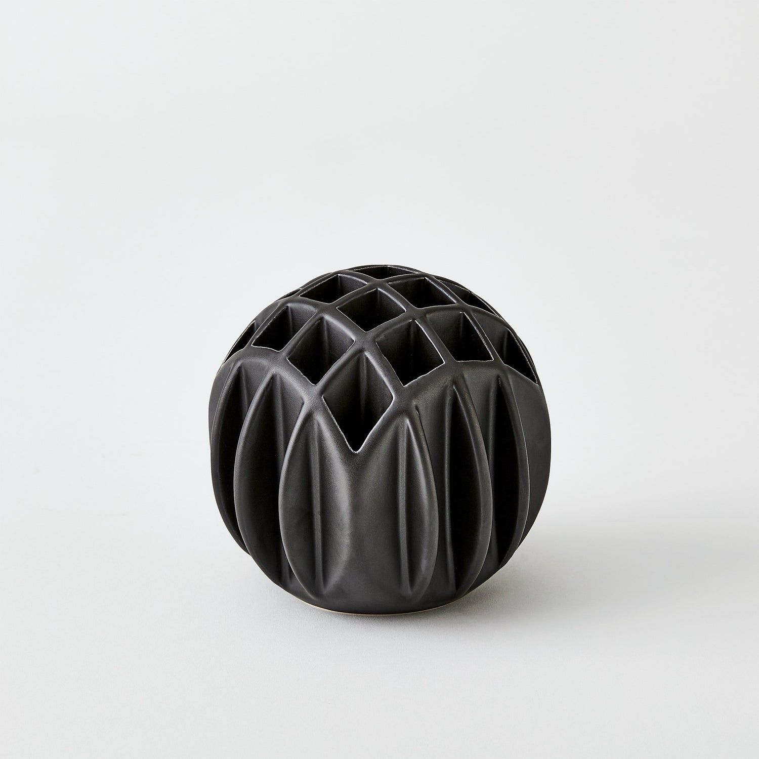 Global Views Bud Ball Vase Matte Black