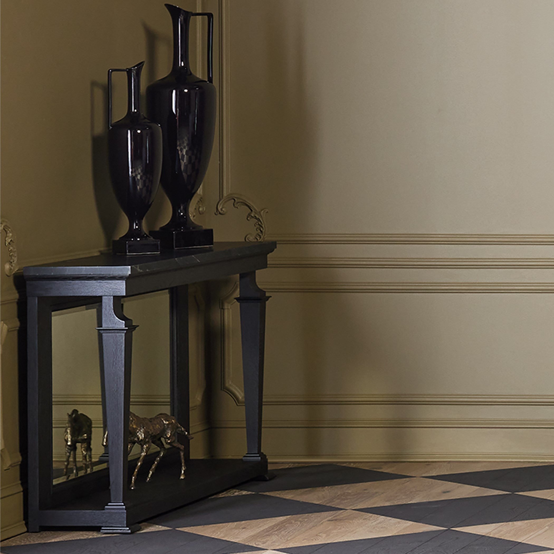 Global Views Quiet Curve Urn Black
