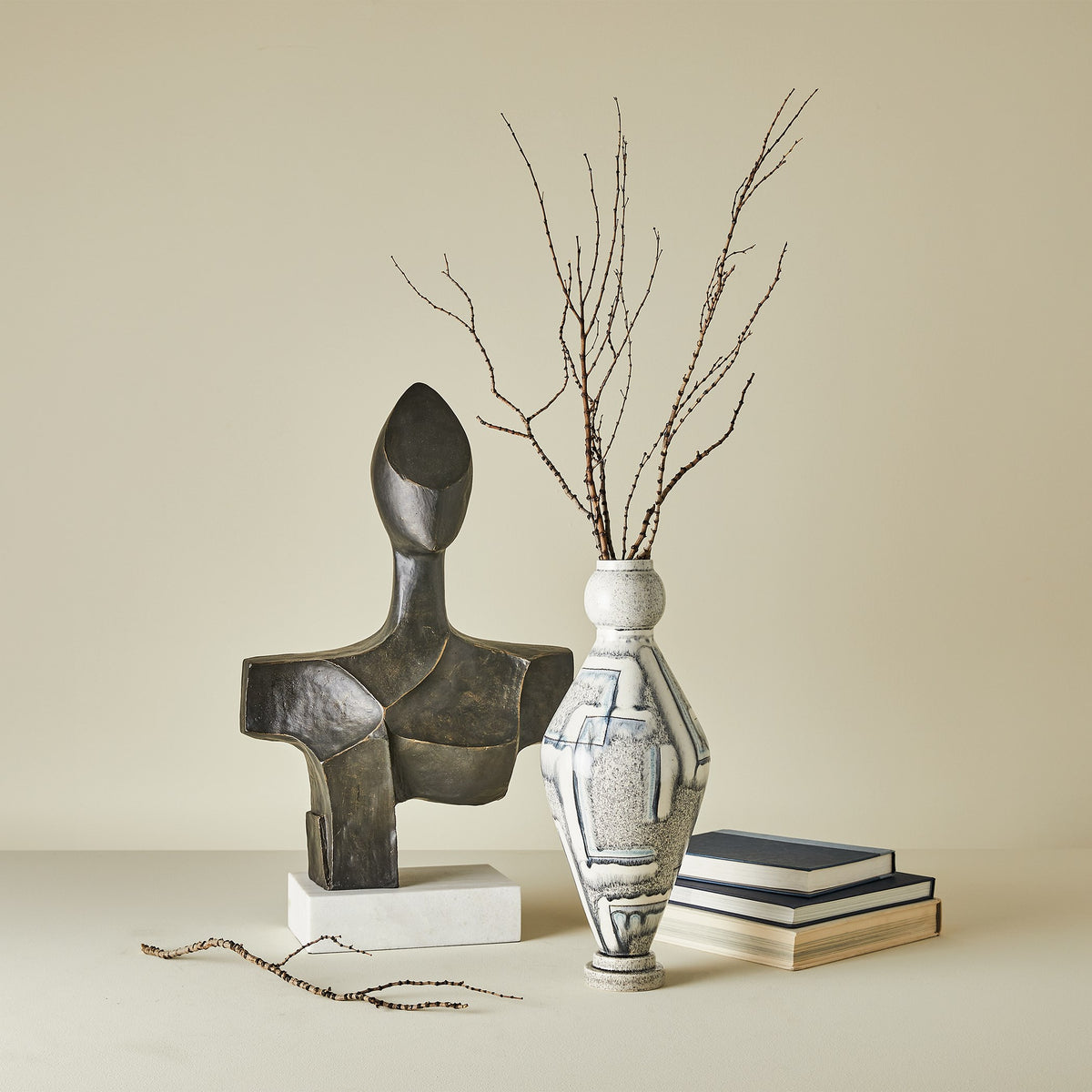 Global Views Spindle Vase