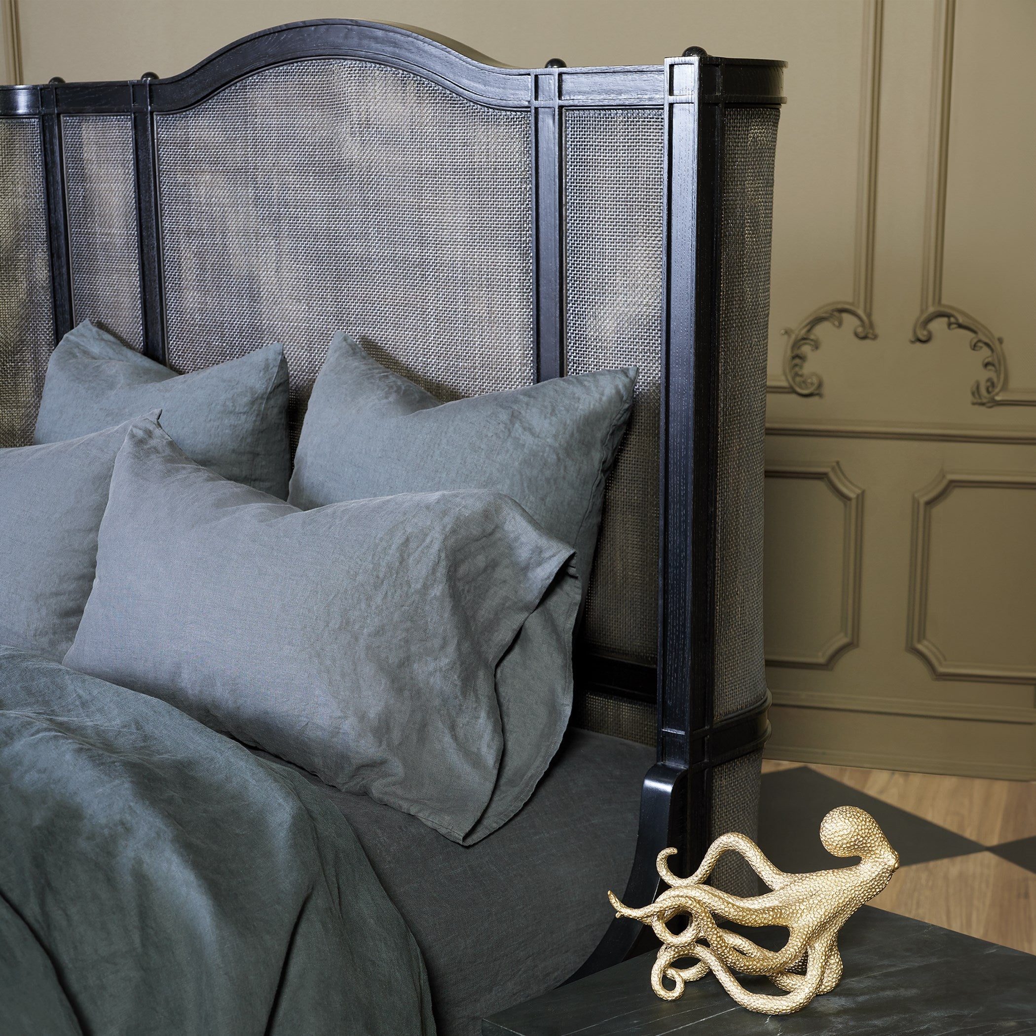 Global Views Gliding Octopus-Brass