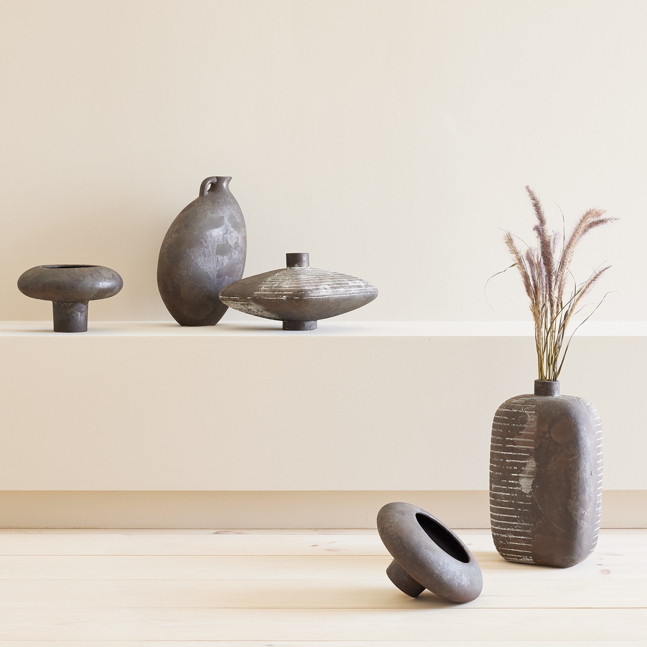 Global Views Lantern Vase Soot