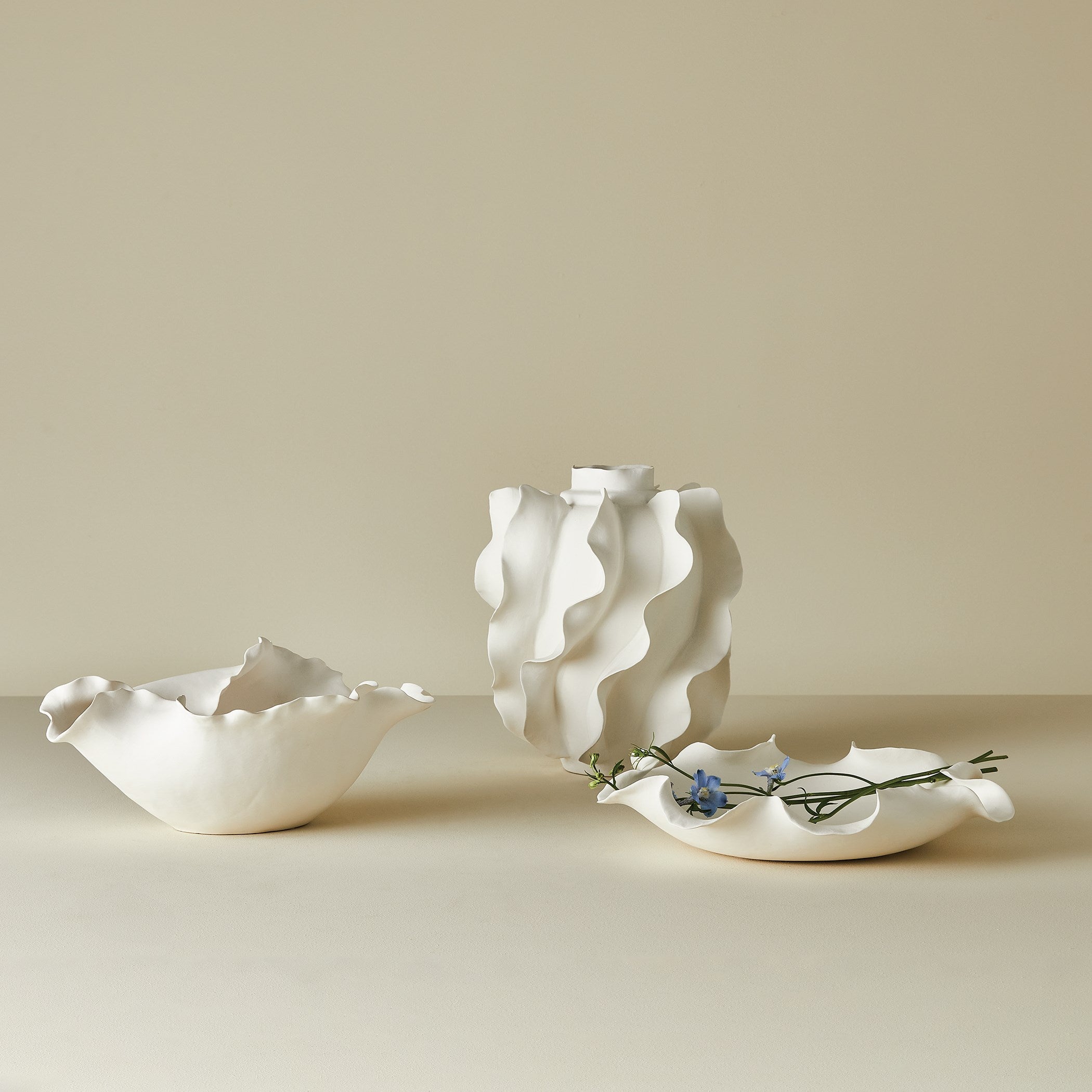 Global Views Folios Bowl Matte White