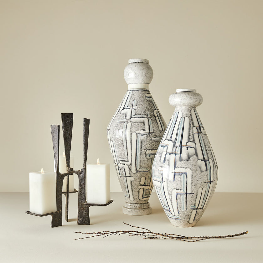 Global Views Spindle Vase