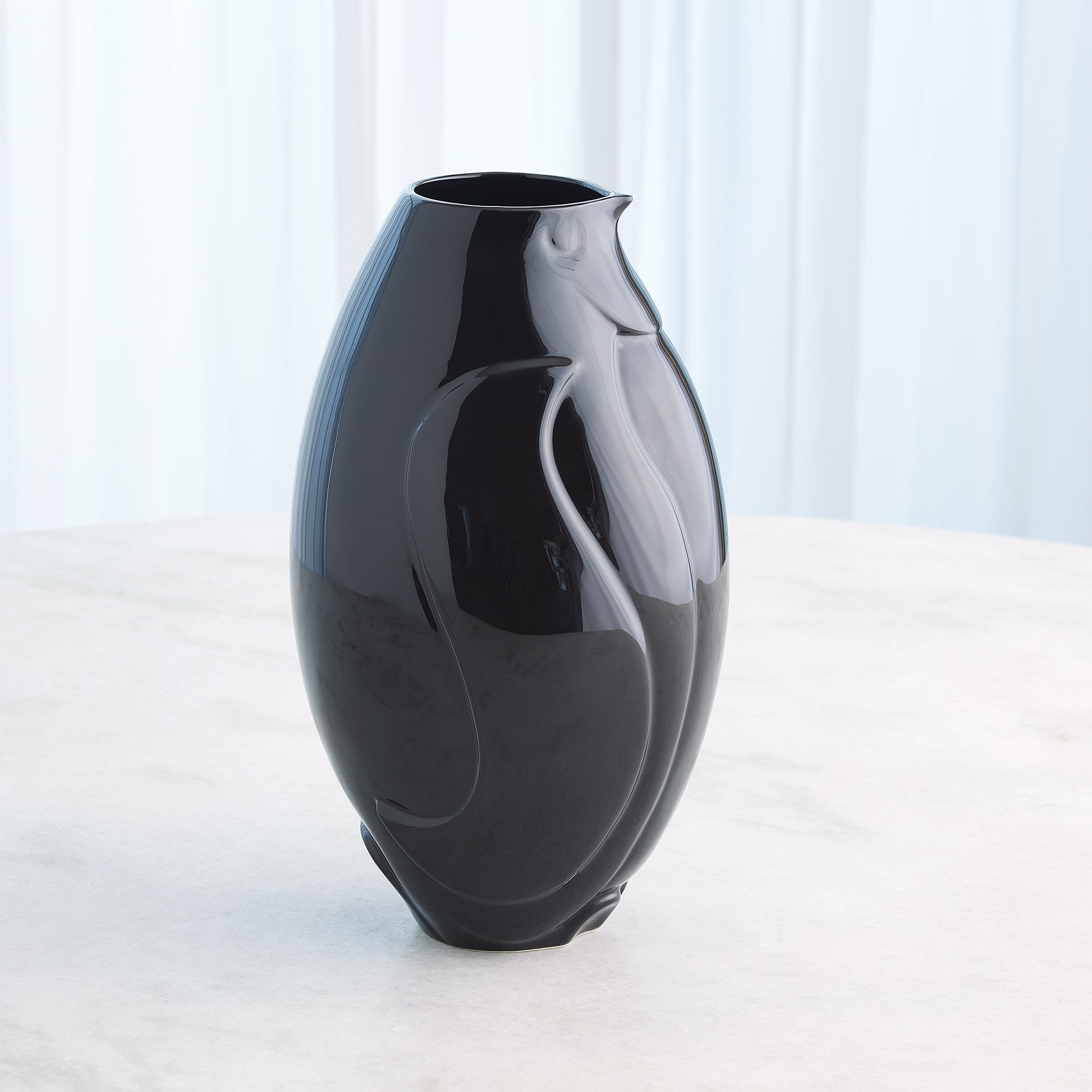 Global Views Penguin Vase Black