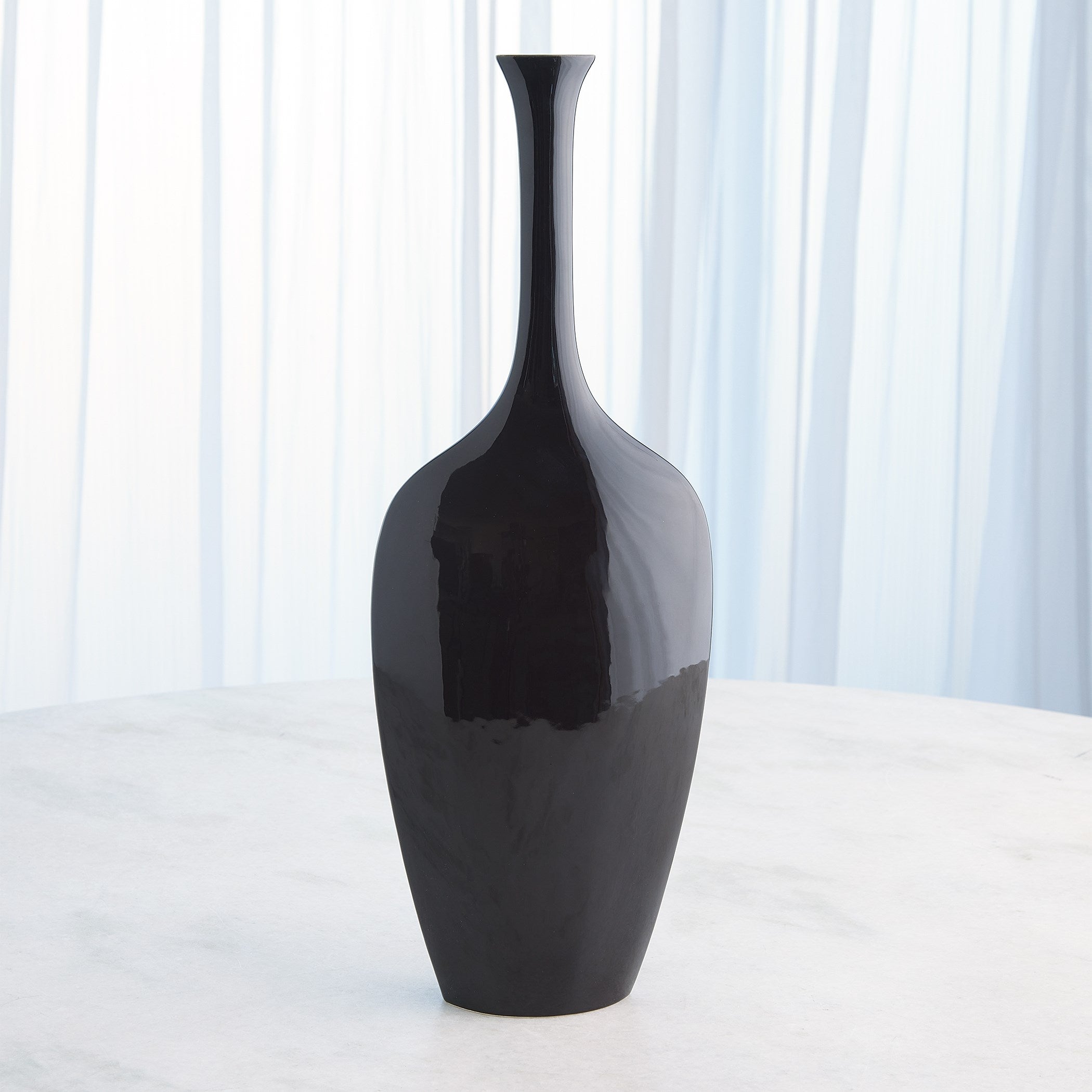 Global Views Silhouette Vase Black