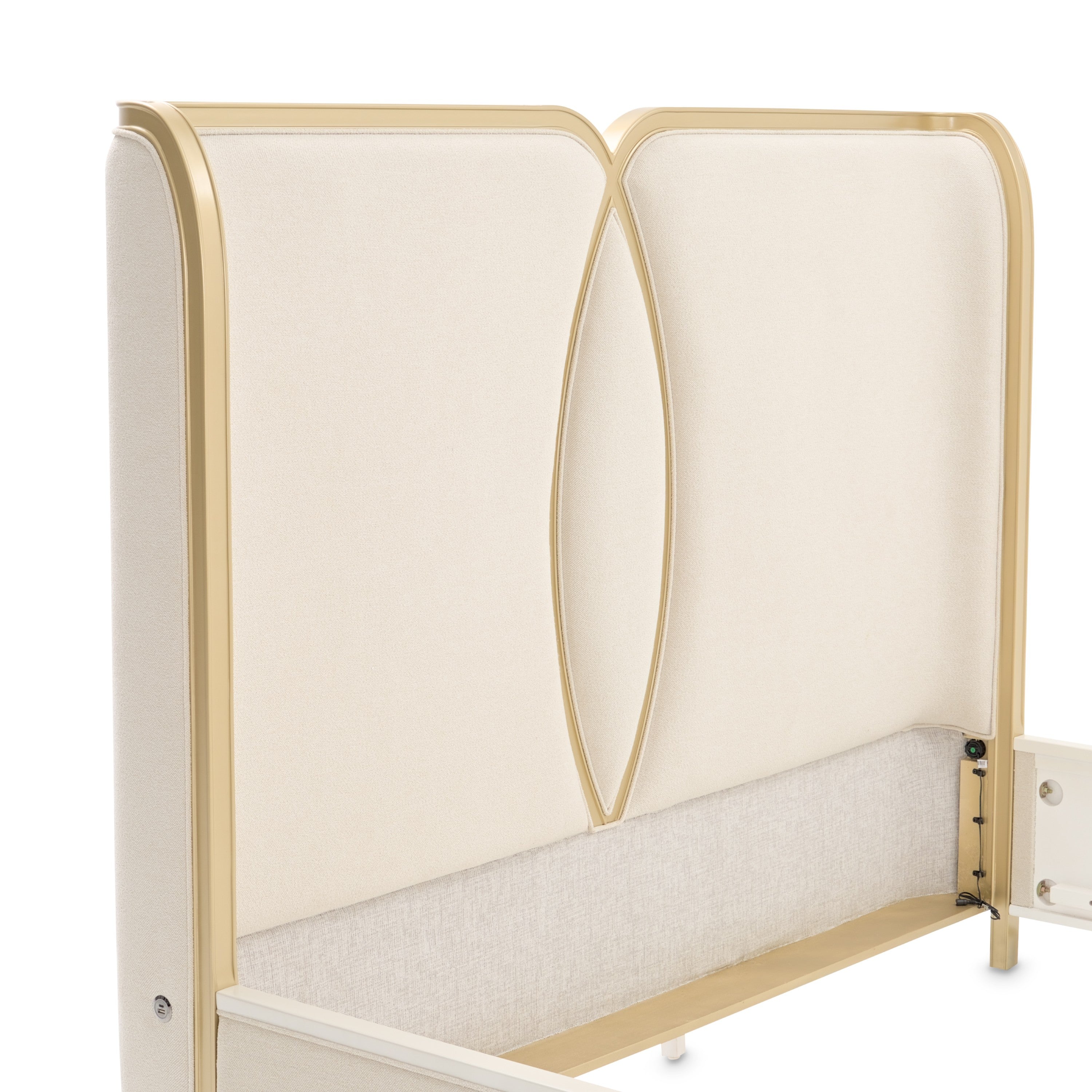 Michael Amini Scotts Square Bed - Light Champagne