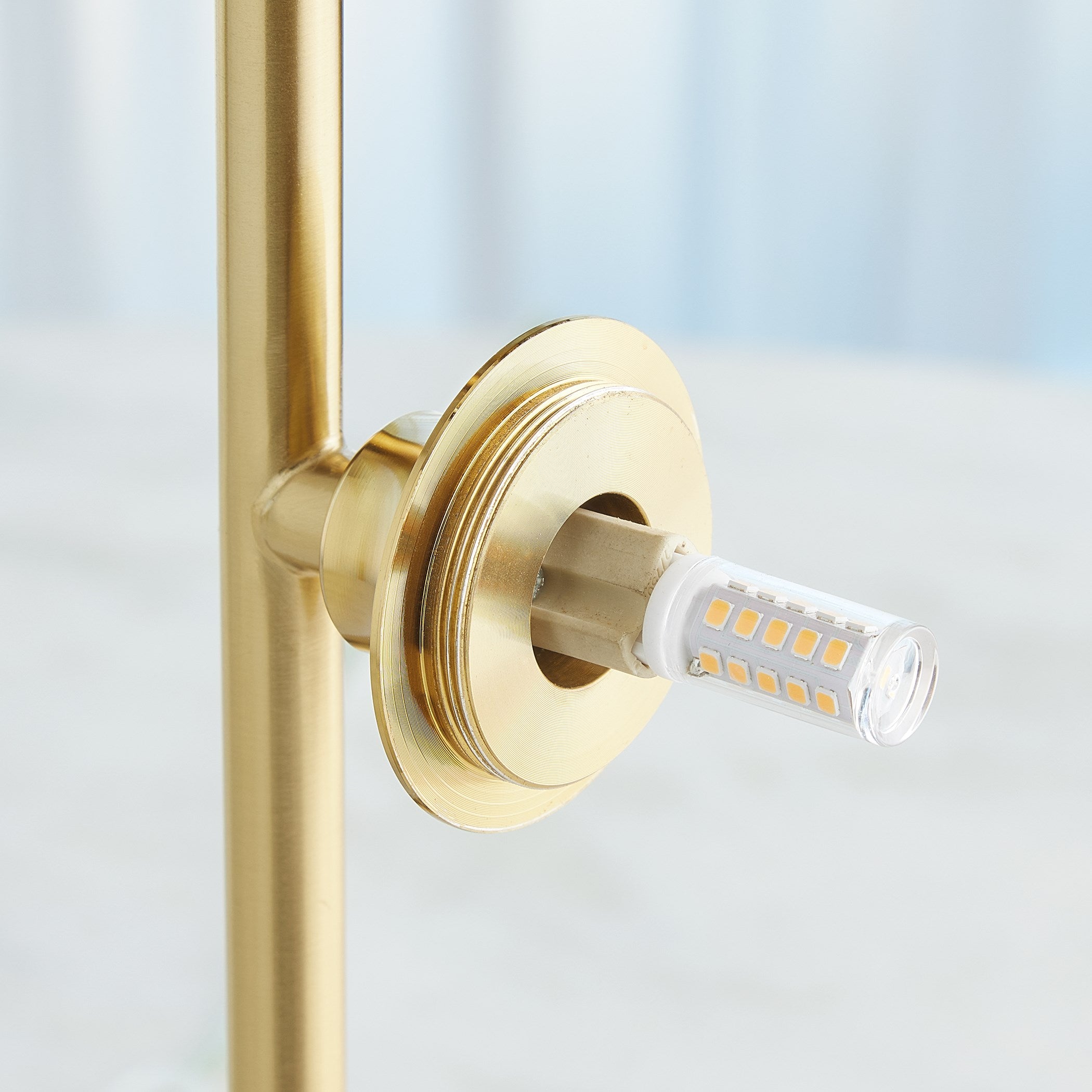 Global Views Stellar Table Lamp oke/Brass