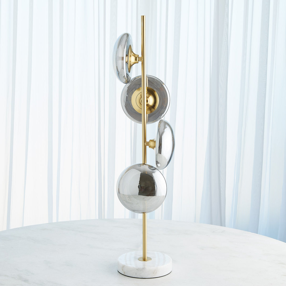 Global Views Stellar Table Lamp oke/Brass
