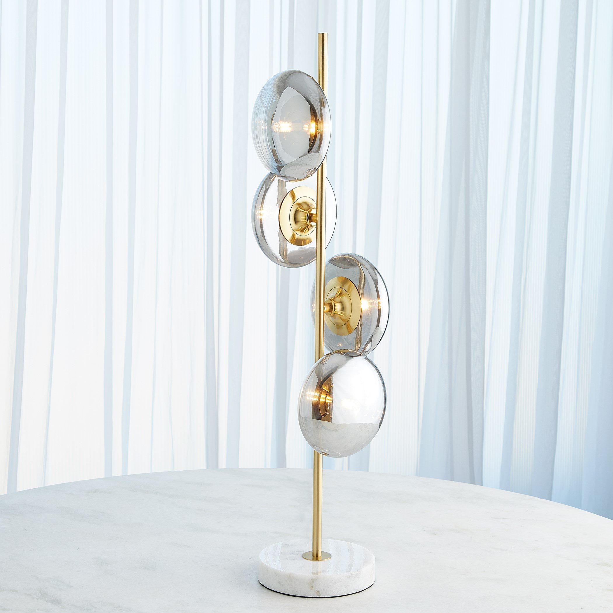 Global Views Stellar Table Lamp oke/Brass