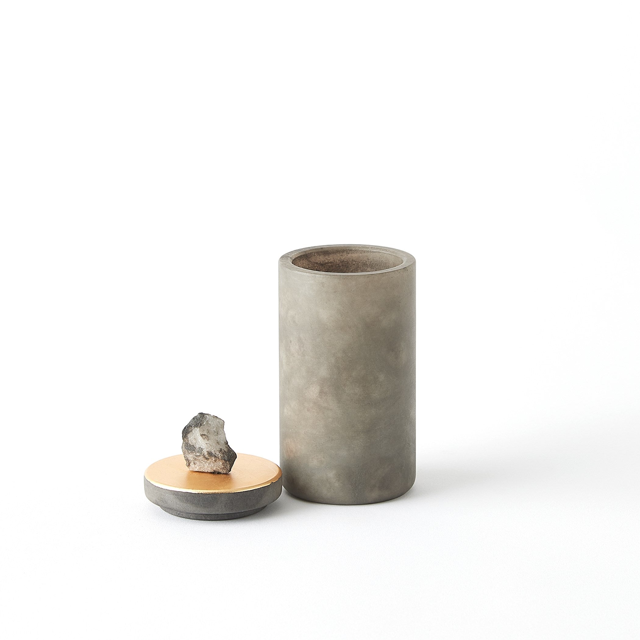 Global Views Quarry Jar Grey/Gold Leaf