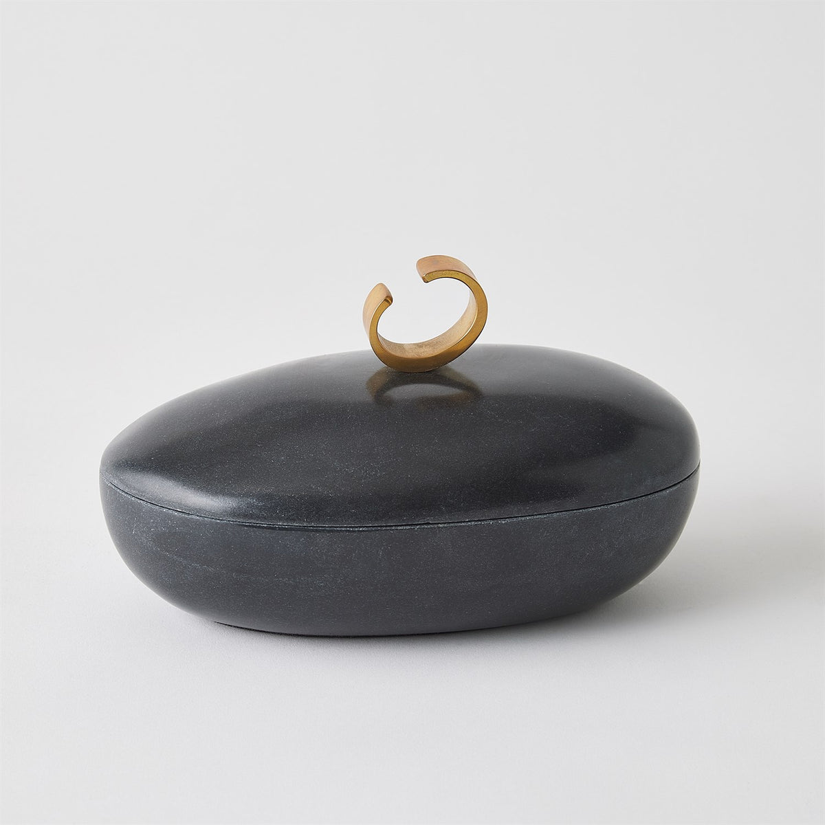 Global Views Caillou Lidded Pot