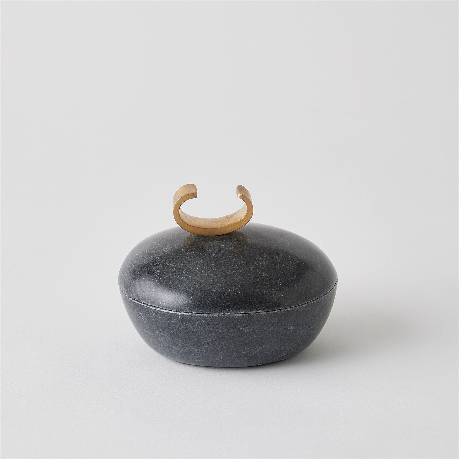 Global Views Caillou Lidded Pot