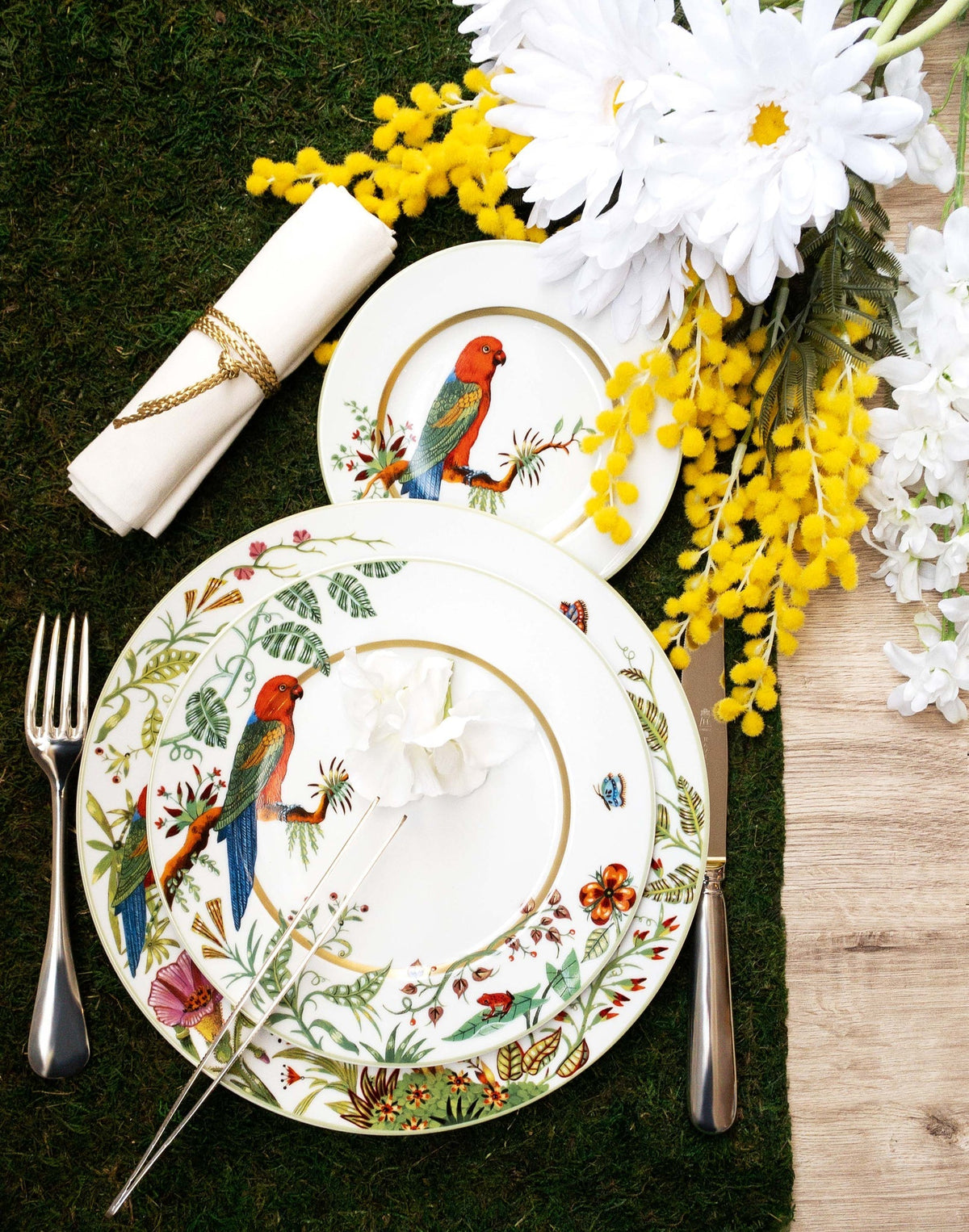 Haviland Alain Thomas Toucan Facing Left Bread and Butter Plate