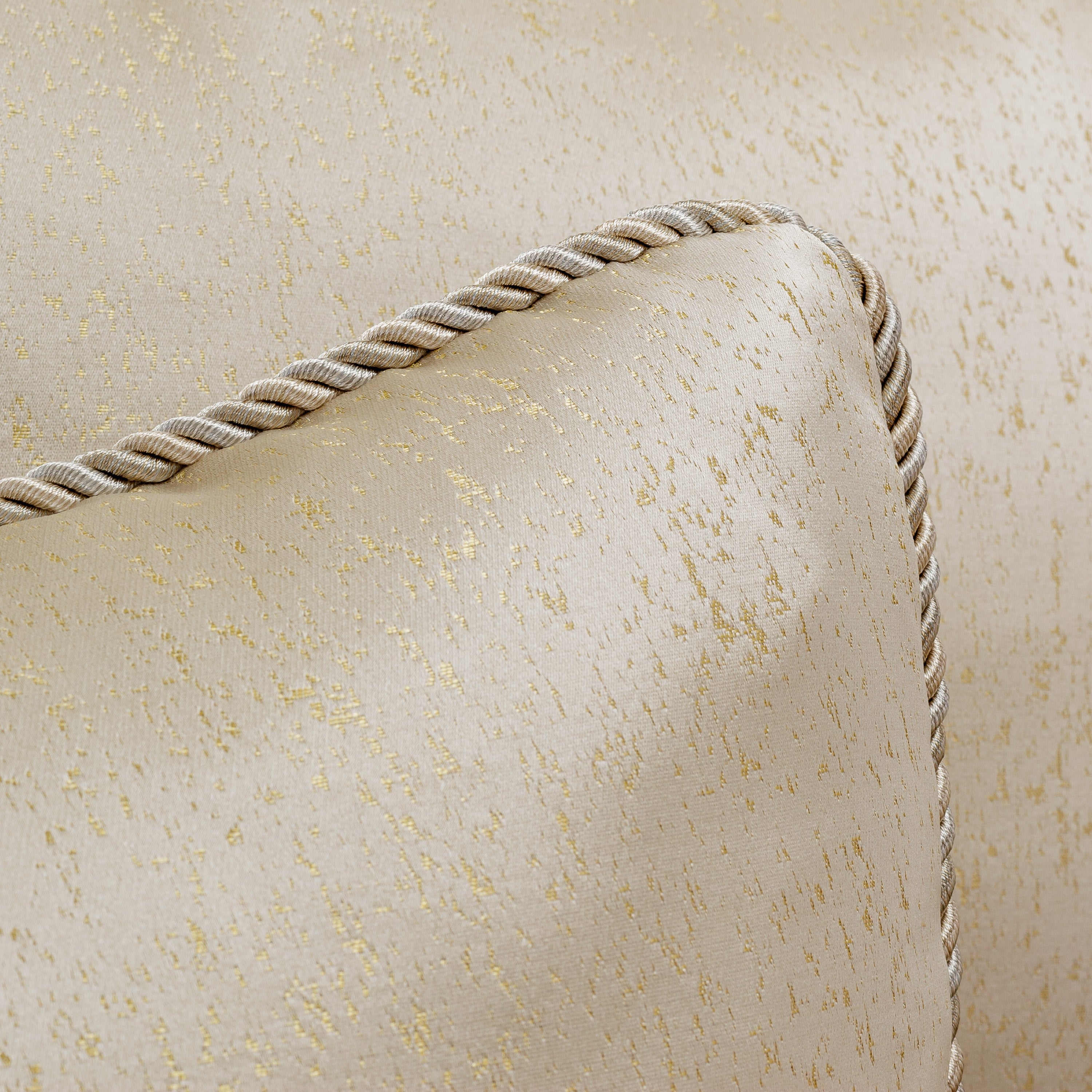 Michael Amini Bennett Comforter Set - Champagne