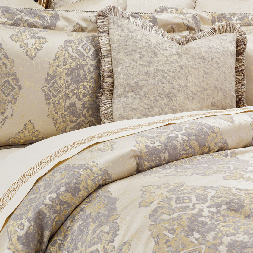 Michael Amini Bennett Comforter Set - Champagne