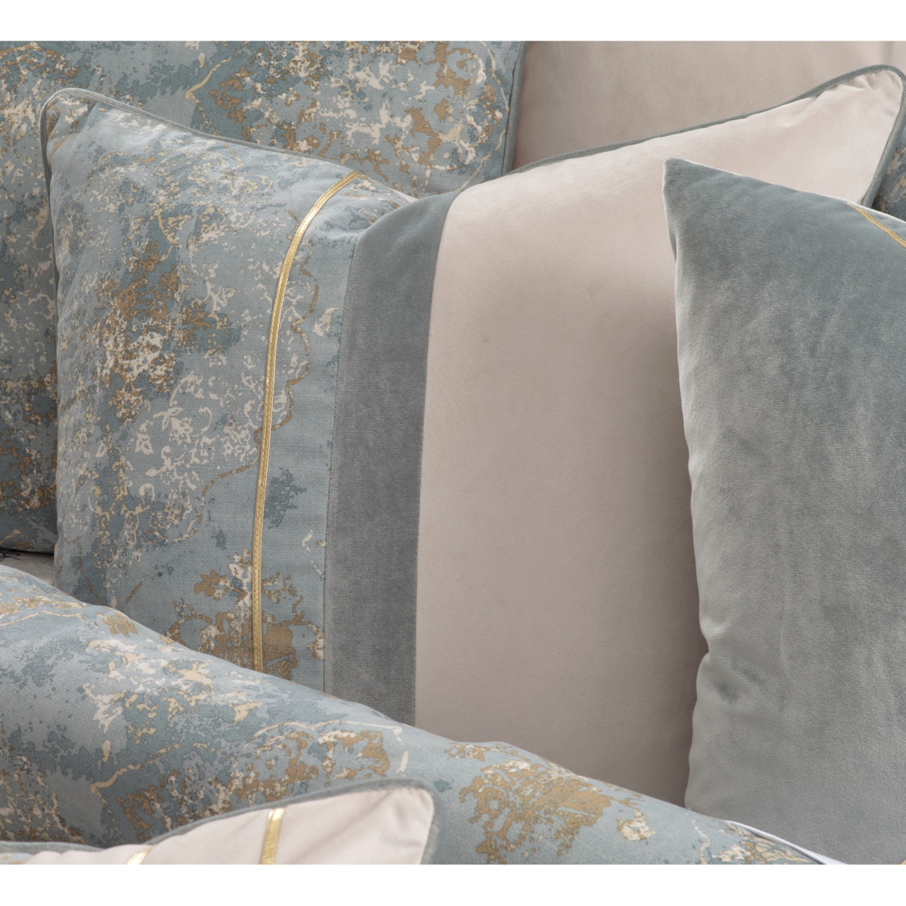 Michael Amini Debonair Comforter Set - Mist