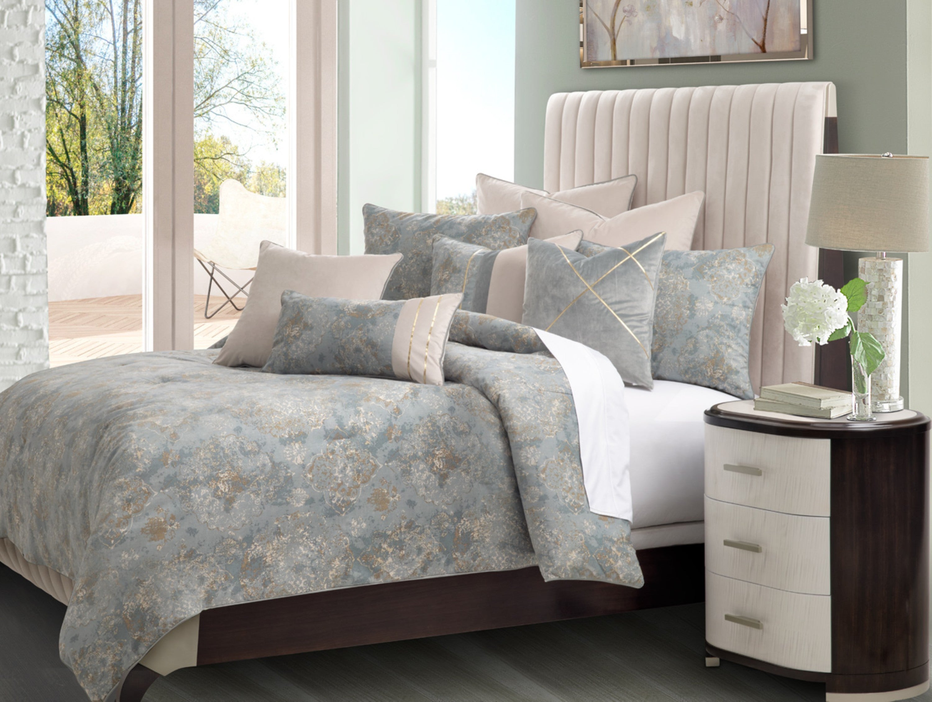 Michael Amini Debonair Comforter Set - Mist