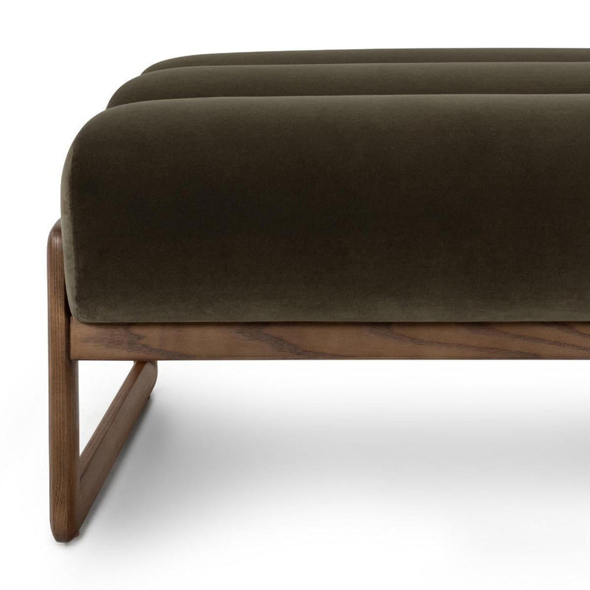 Interlude Milo Ottoman