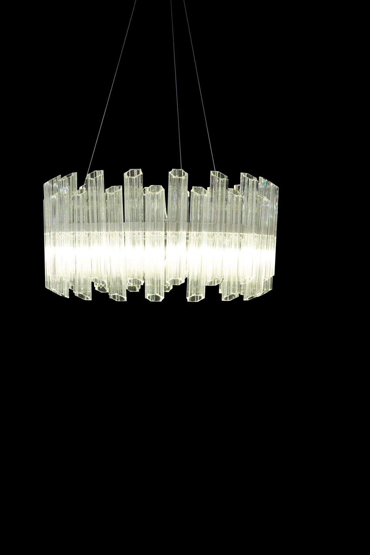 Michael Amini Octavious 8-Light Modern Crystal Chandelier - Clear
