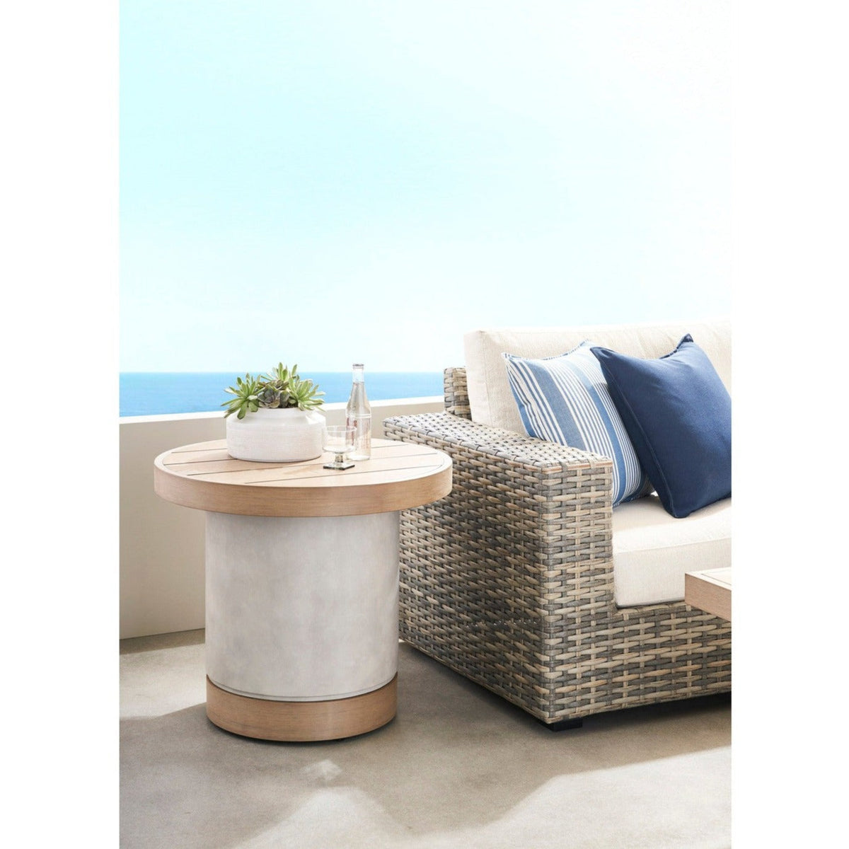 Vanguard Montclair Outdoor Sofa