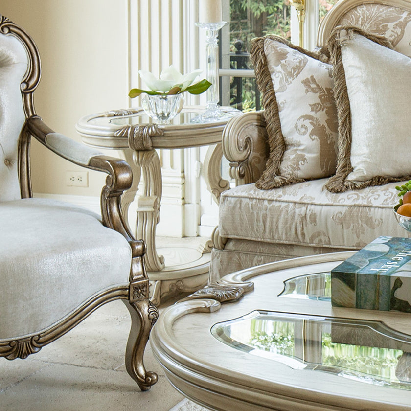Michael Amini Platine de Royale End Table - Champagne