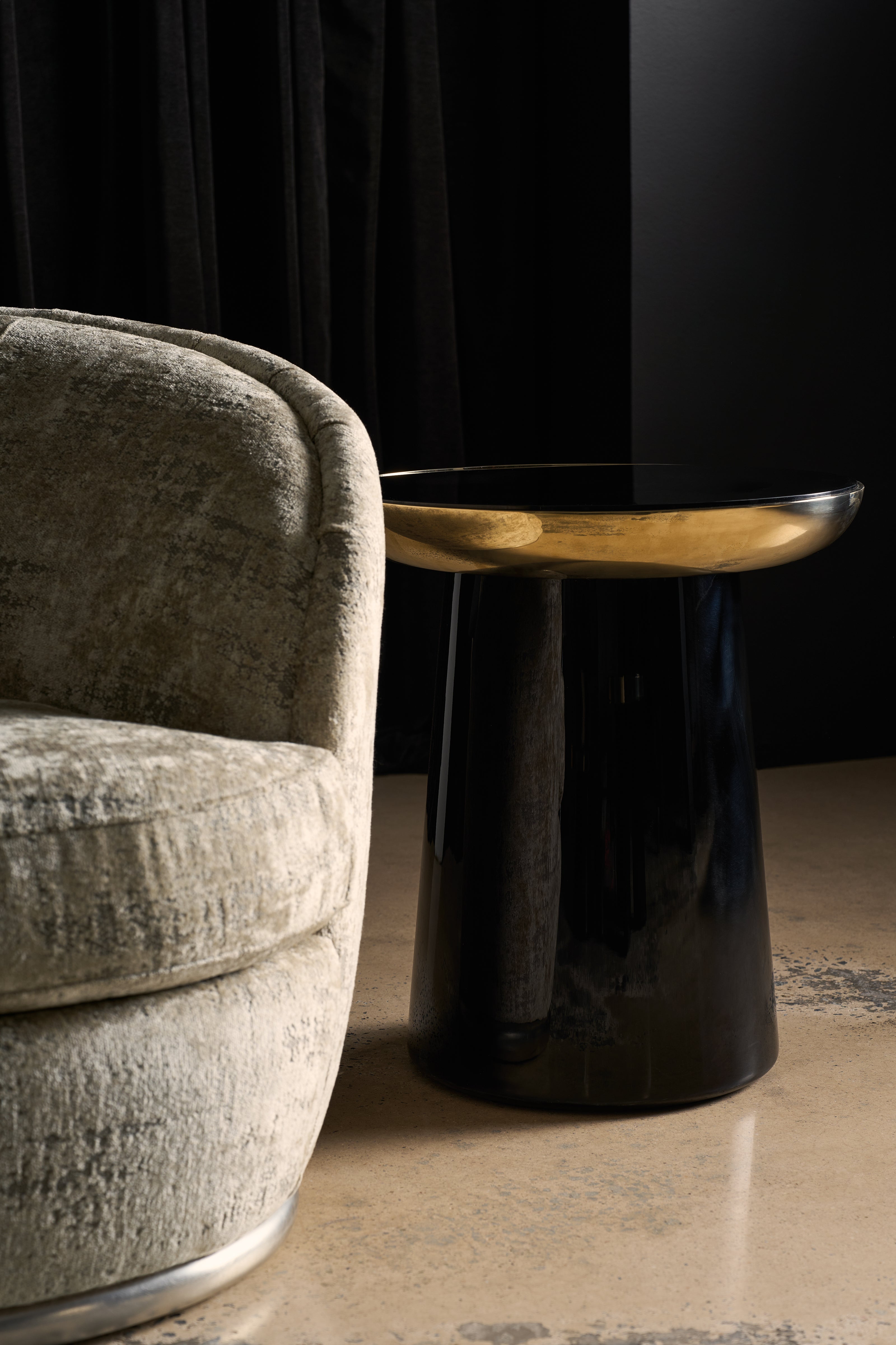 Caracole Signature Debut Nebula Sofa (UPH-025V-116-B) INV