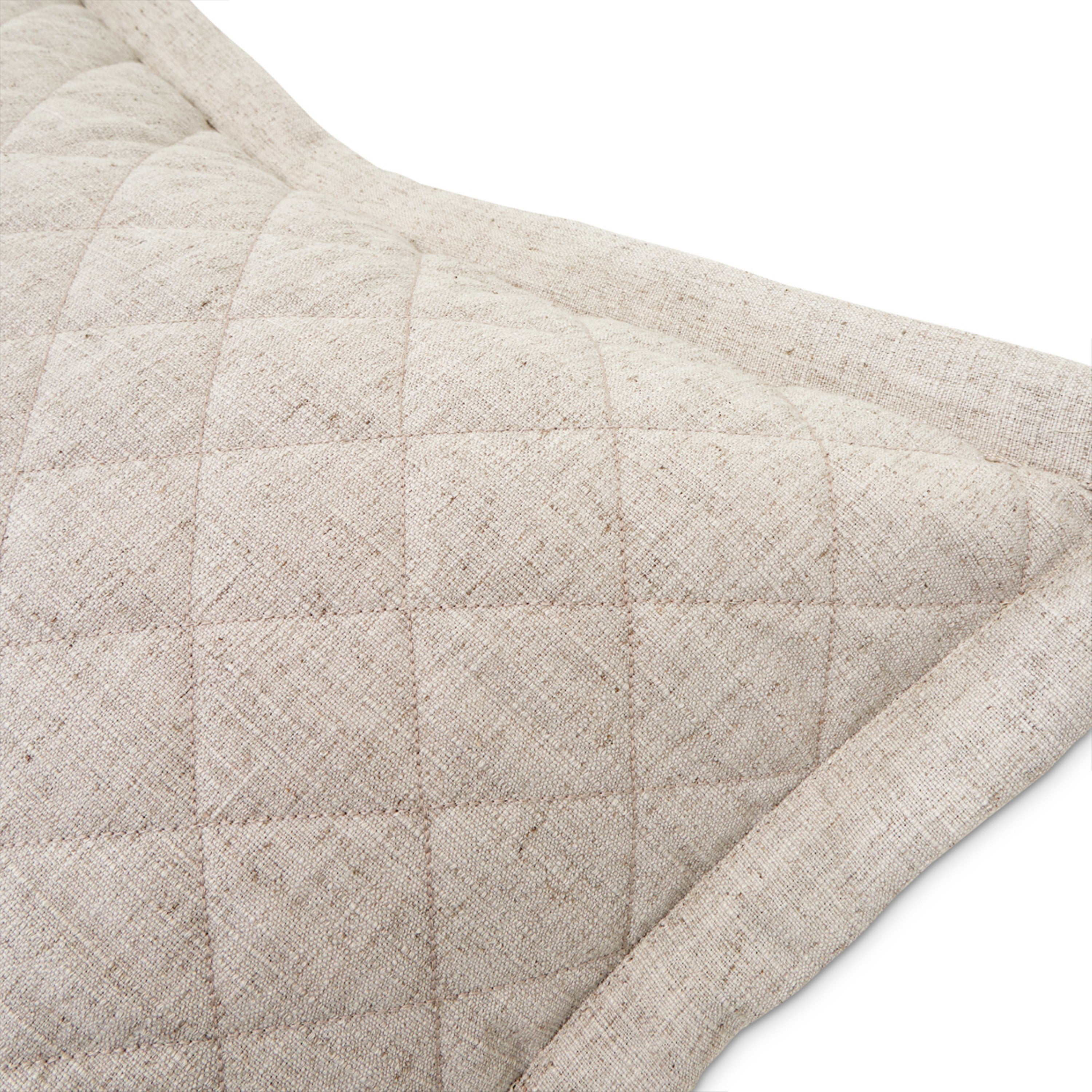 Michael Amini Aragoza Quilt Set