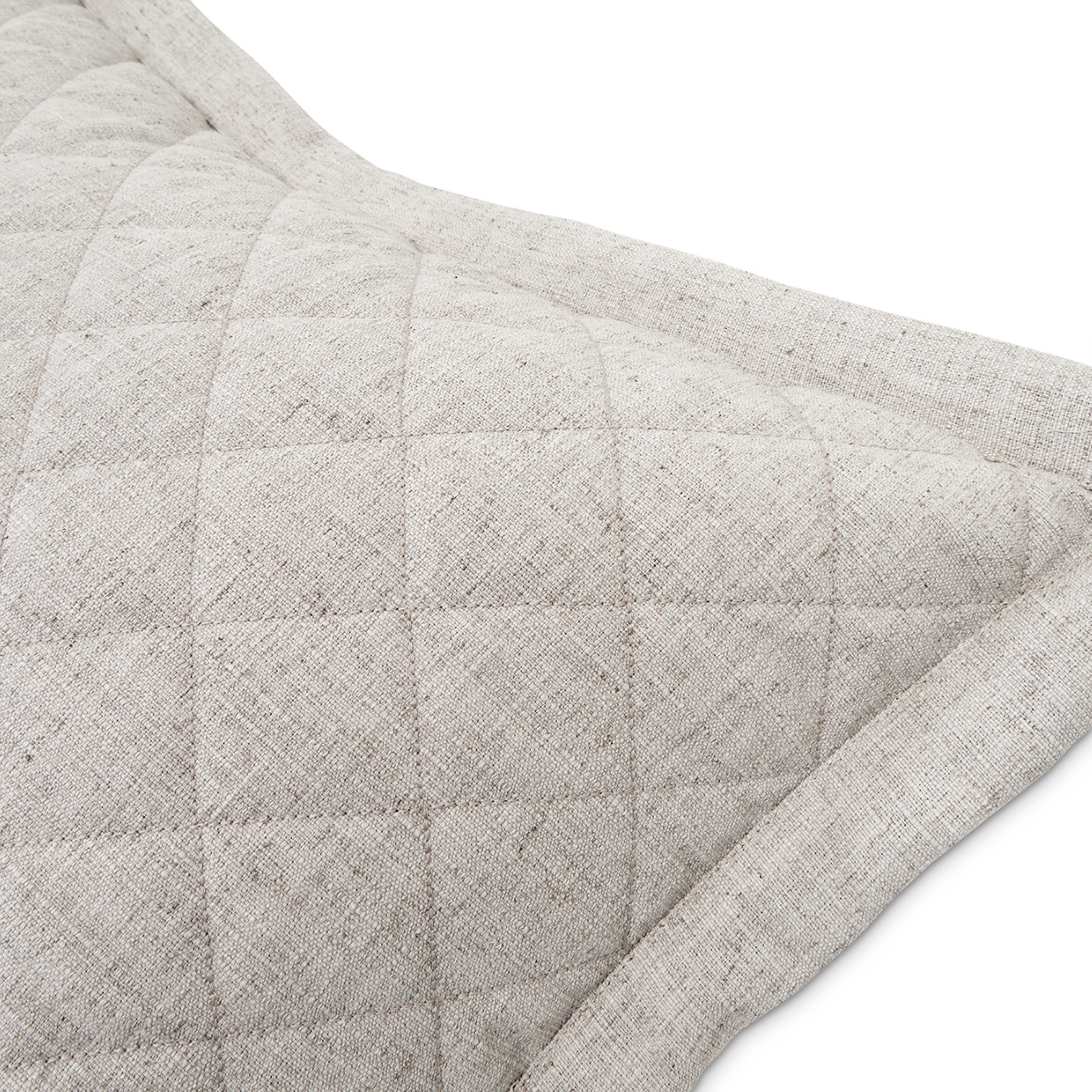 Michael Amini Aragoza Quilt Set
