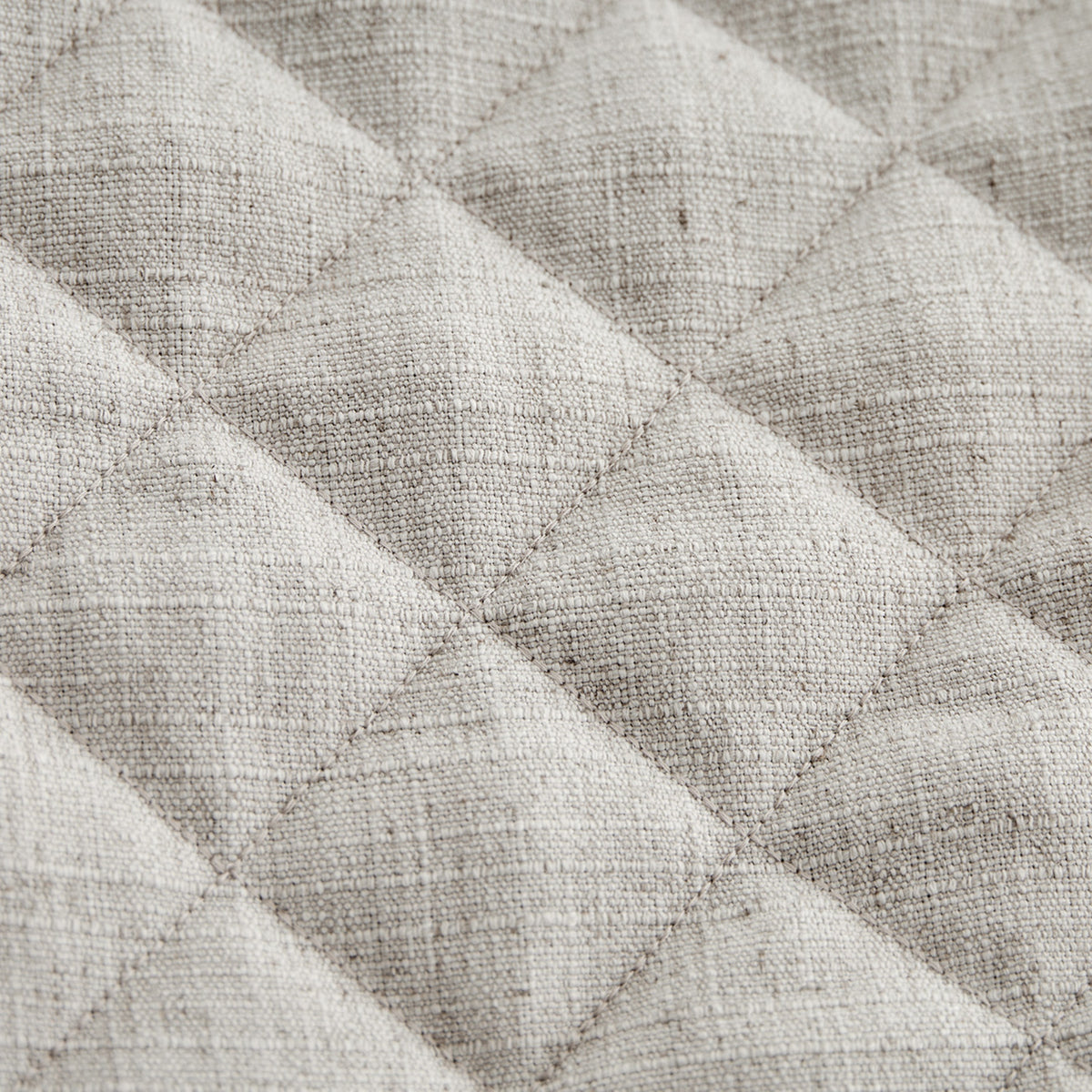 Michael Amini Aragoza Quilt Set