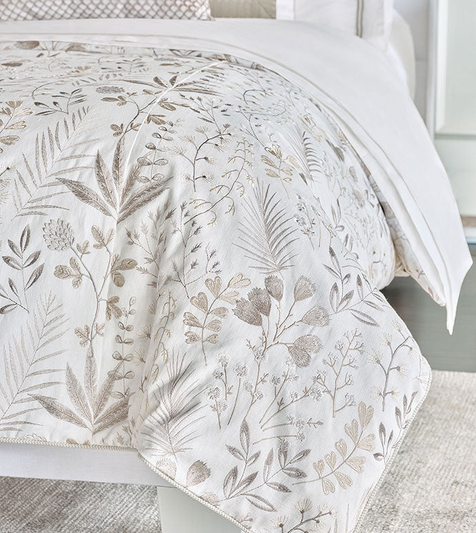 Eastern Accents Sussex Embroidered Duvet Cover