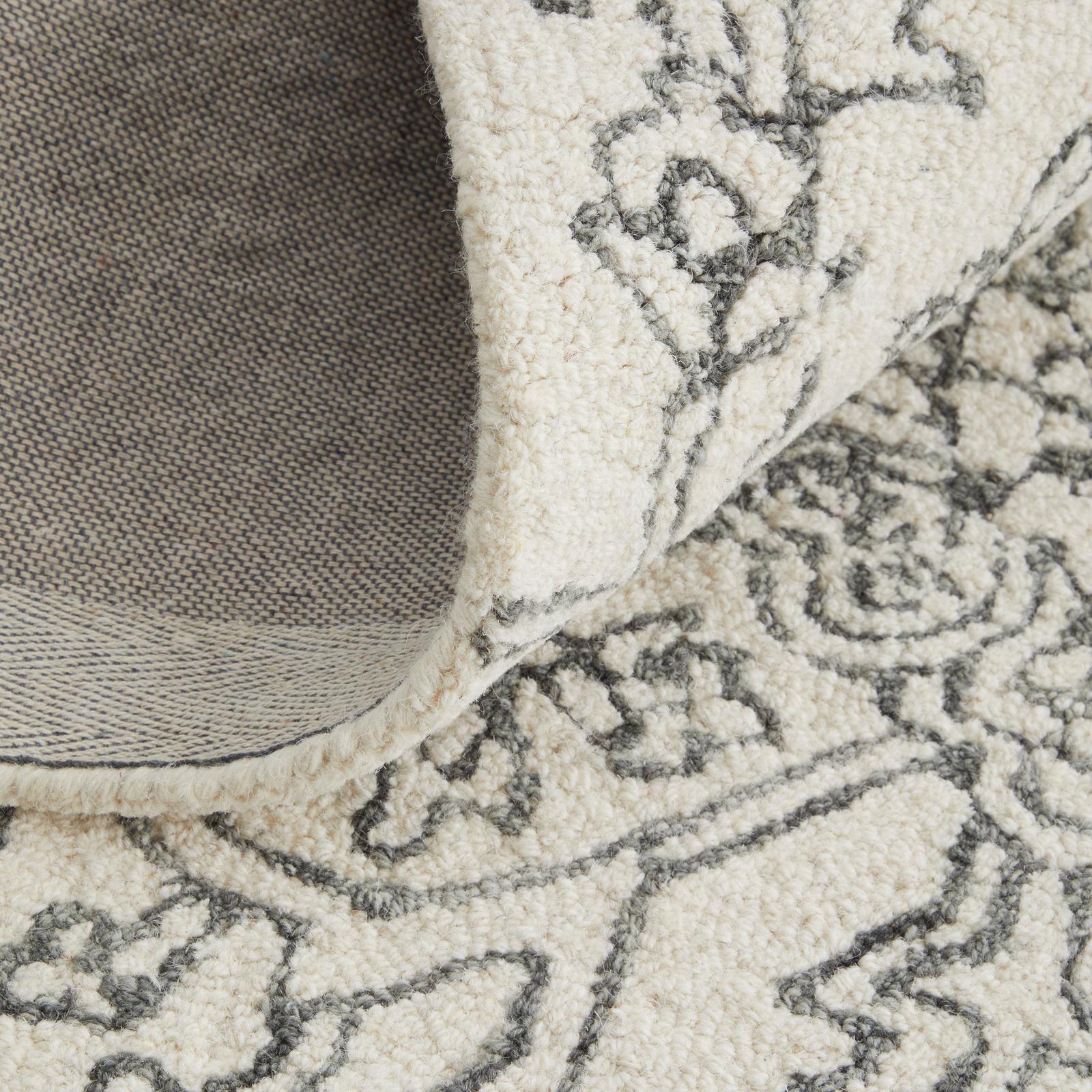 Feizy Belfort 8778F Transitional Medallion Rug in White/Gray