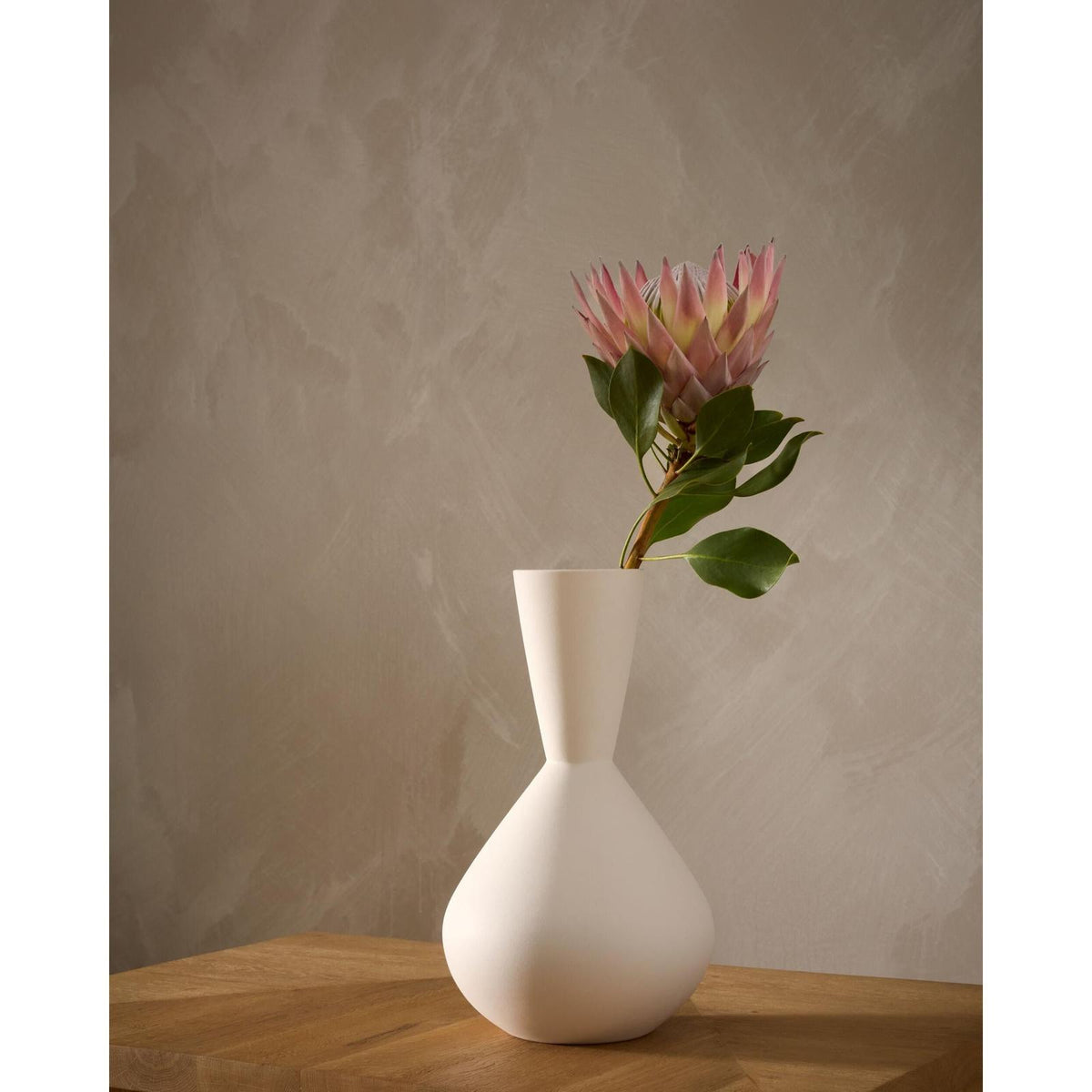 Global Views Adama Vase