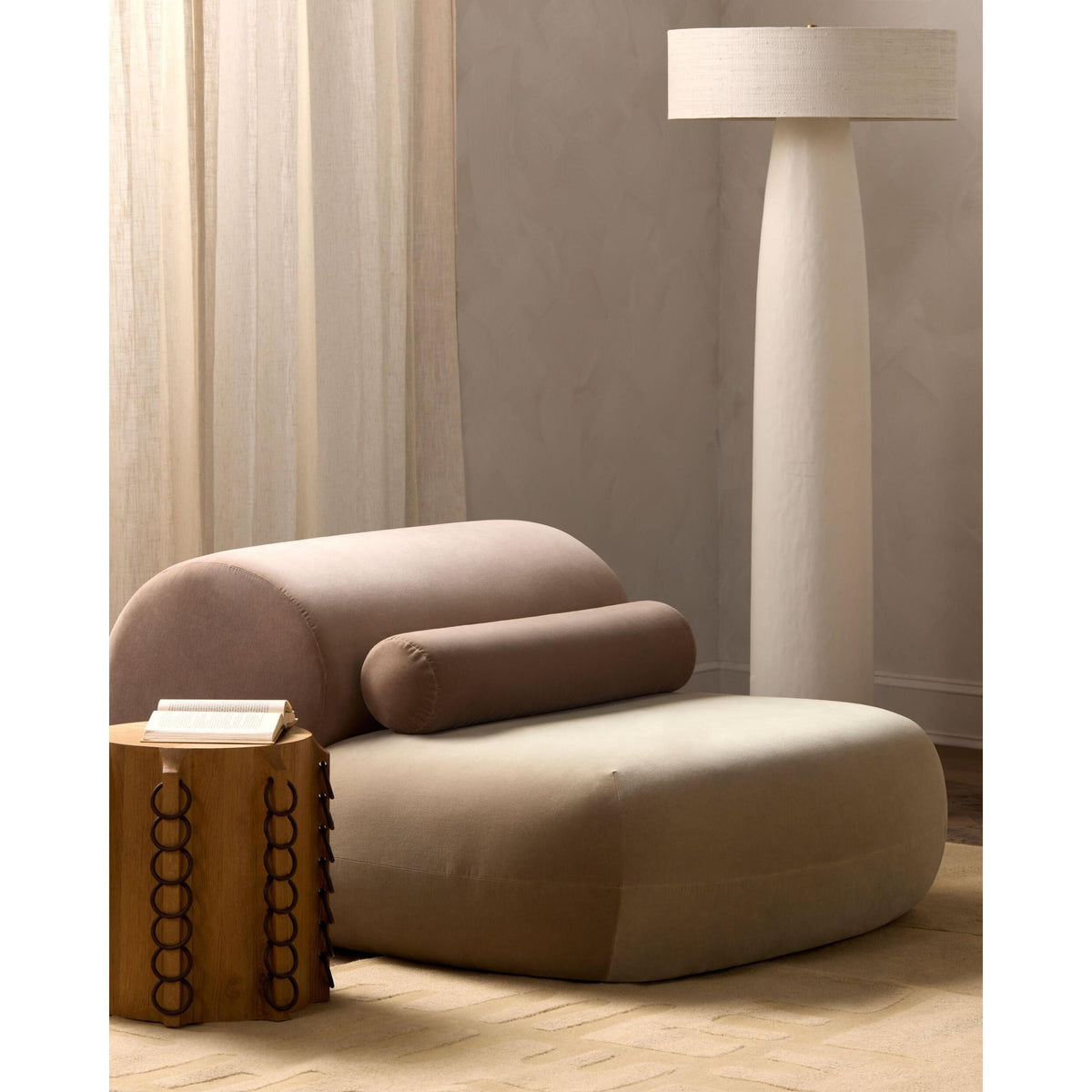 Global Views Wanderer Lounger